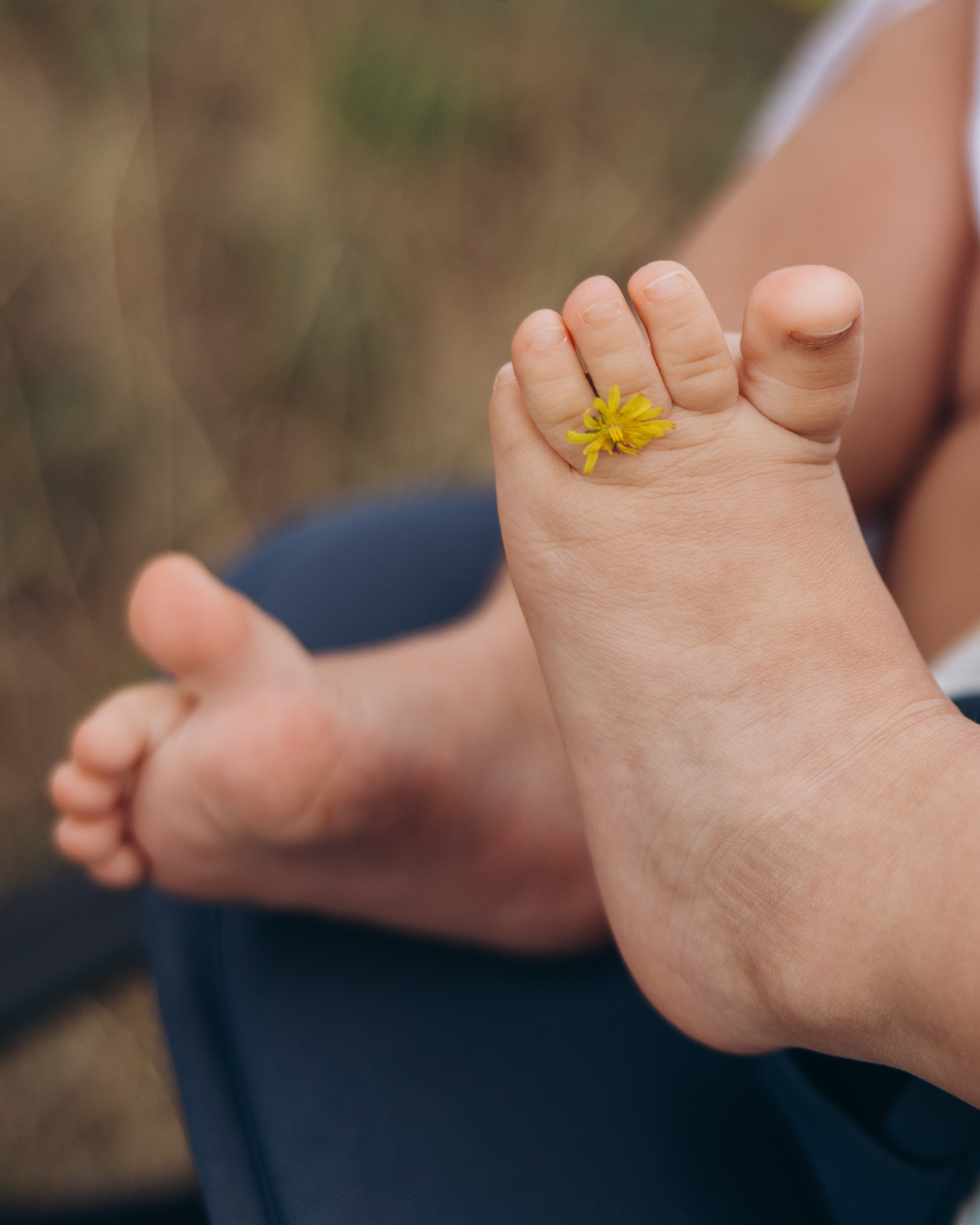 Milena with parents (Greenwich Park). Anastasia Klink, Photographer in London