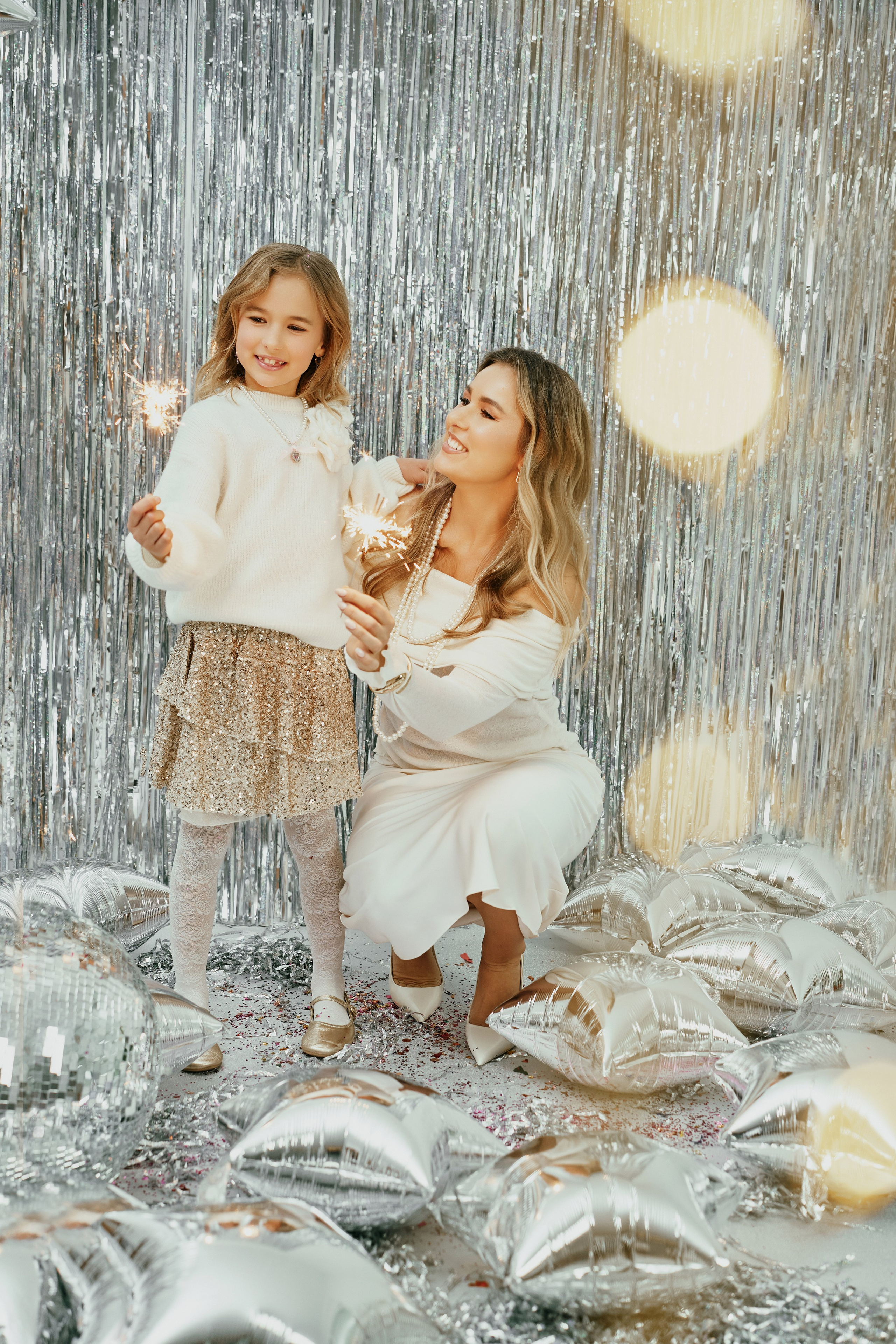 Кристина и Полина. Новый год 2025. Фотограф в Барселоне Жанна Захарченко