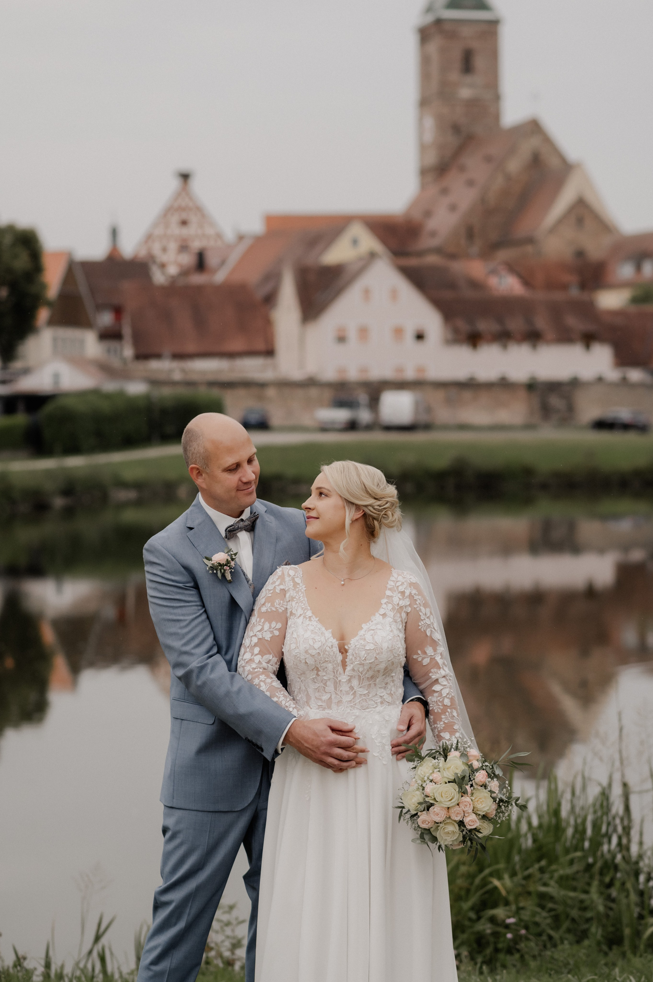 PRE-WEDDING IN WOLFRAMS-ESCHENBACH. Photographer in Nuremberg Irina Mehnert from Ansbach