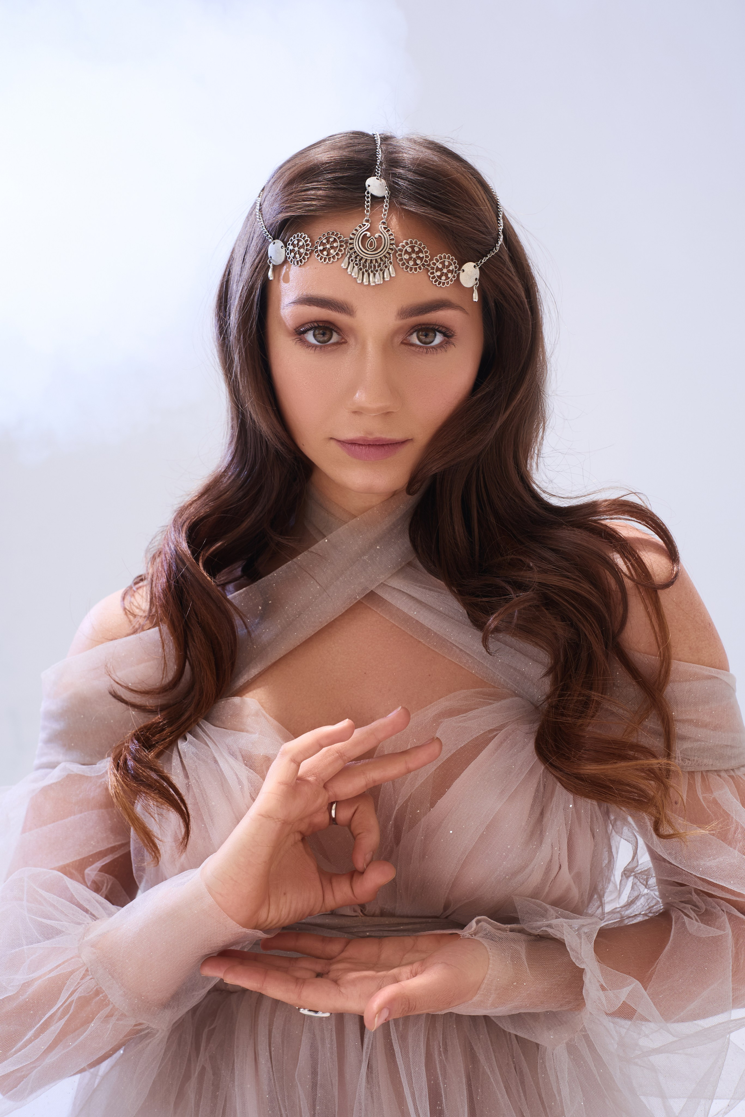 Kreatywna sesja zdjęciowa z skrzydłami i dymem dla Oriany | Fotografia artystyczna. Portrait & Fashion Photographer | Сannes, Paris, Monaco, Dubai, Kyiv — - Alisa Postnykova