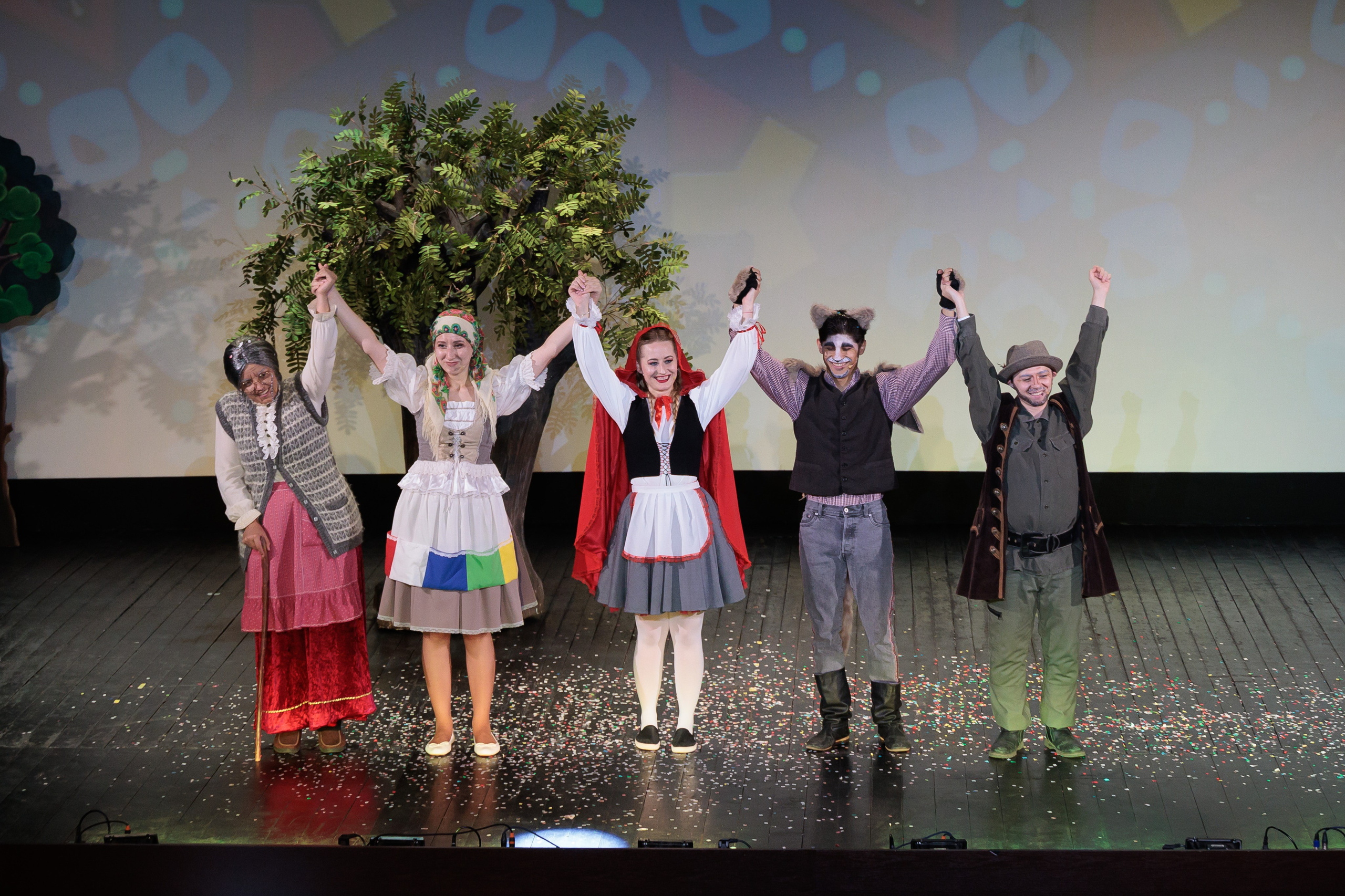 Povestea Scufita Rosie. Clounella. ✔️ Servicii foto si video in Chisinau Moldova - Cinematic.md