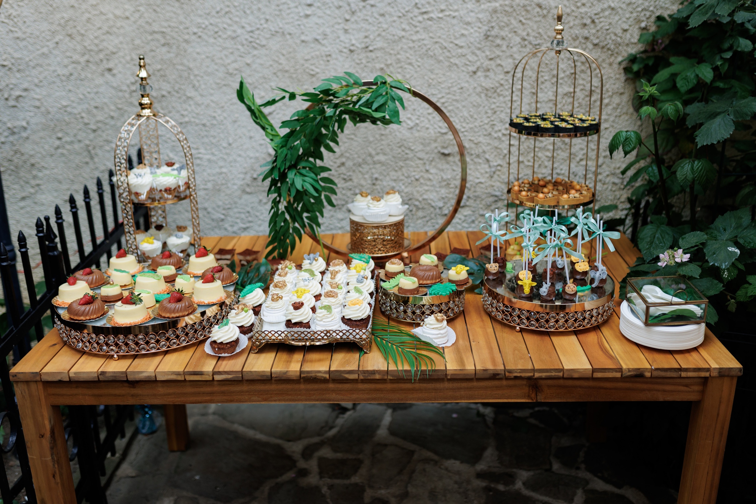 Leon Constantin. Wedding Photographer in Bucharest — Manu Ivanciu