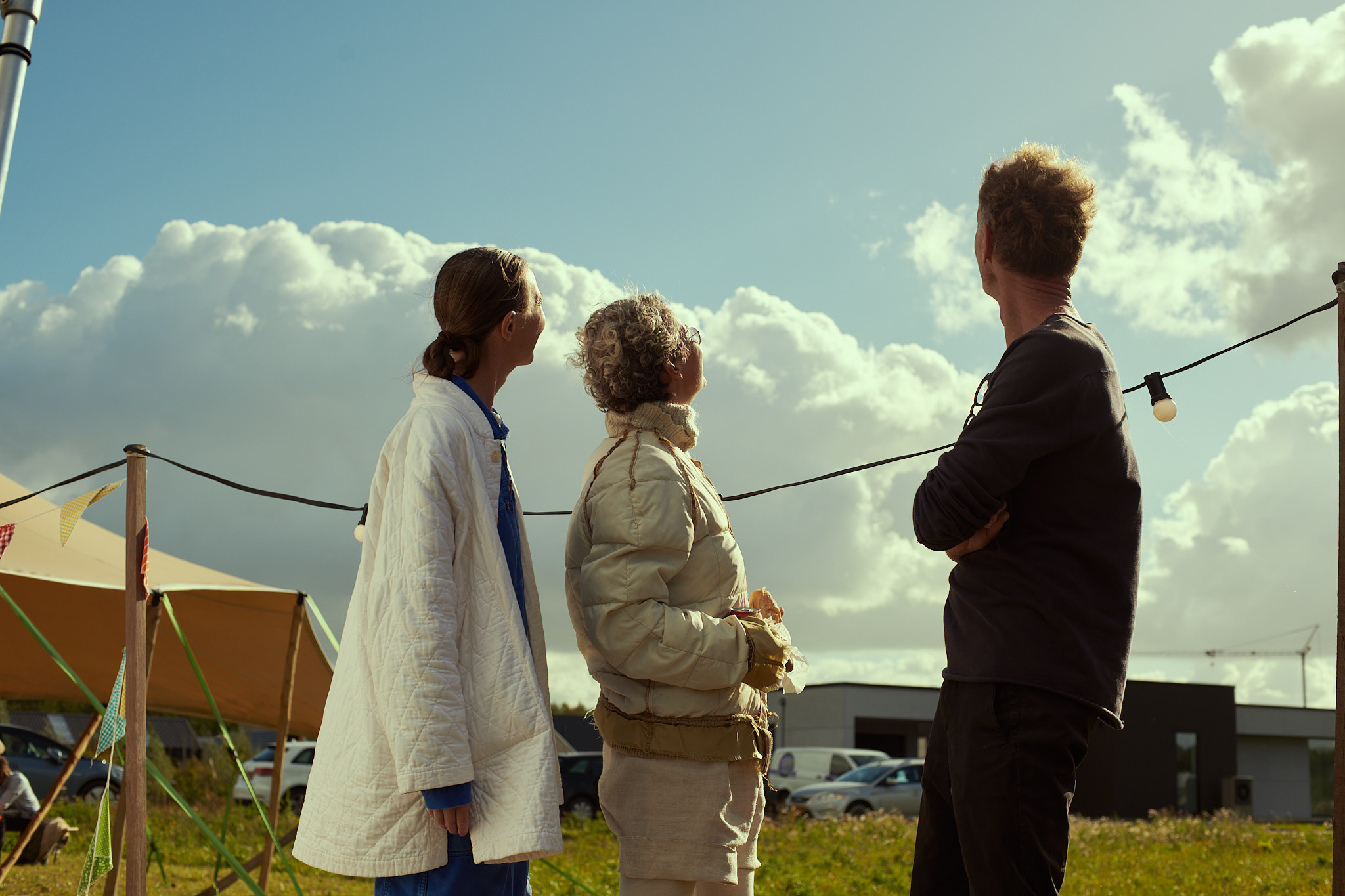 Photo story: The sky and the artist in the field 