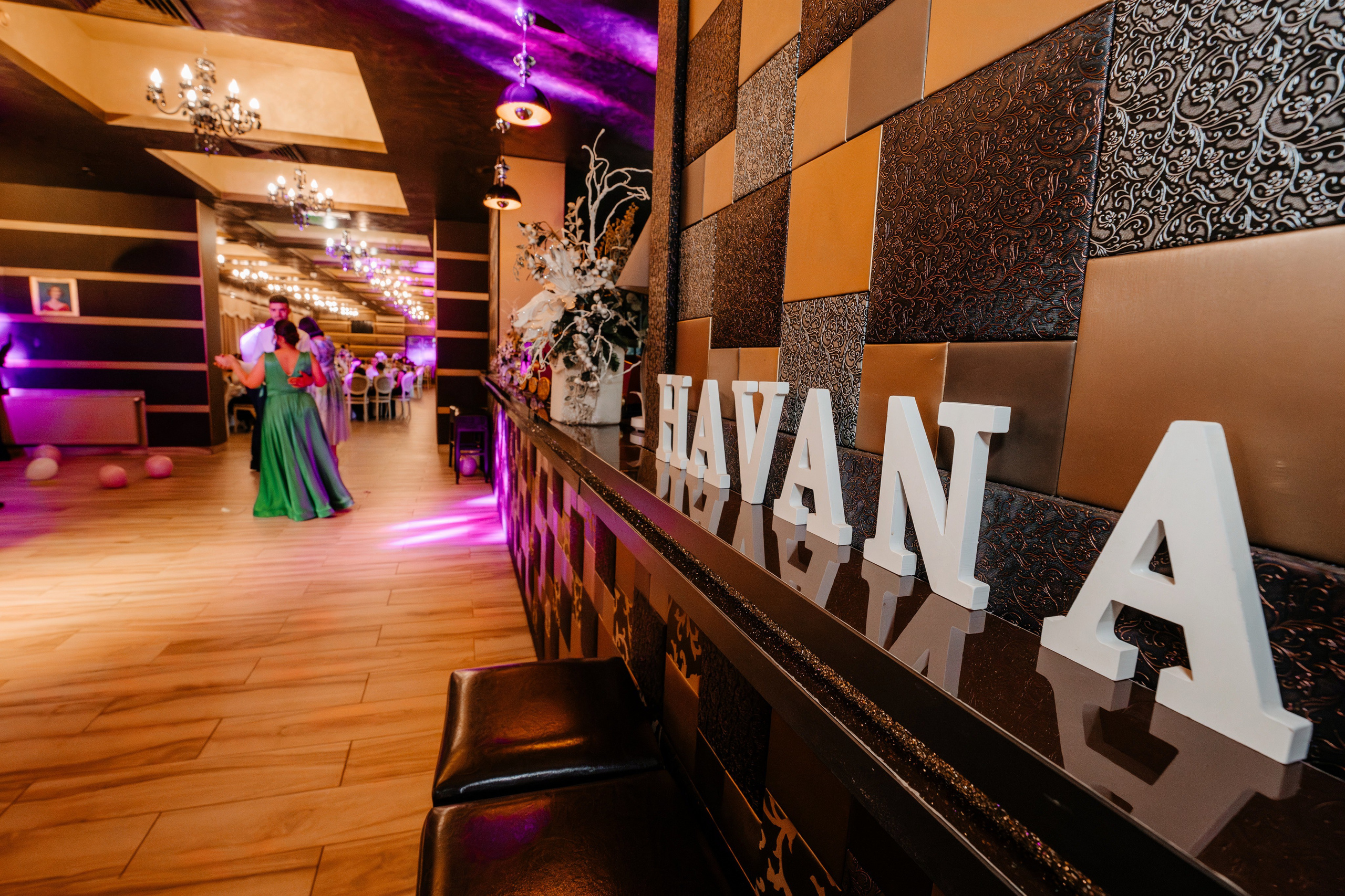 Larisa Ioana. Raw Studio. Fotograful tau de nunta!