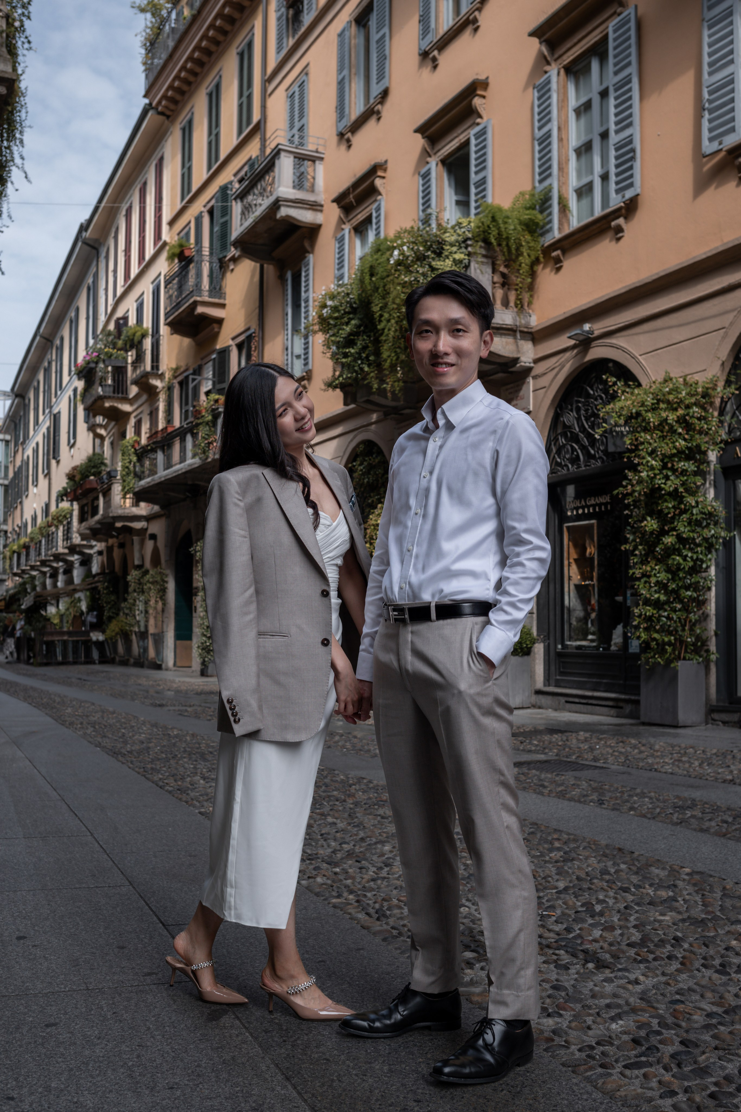 Walk in Milan. Photographer in Milan |Mila Pro Photo