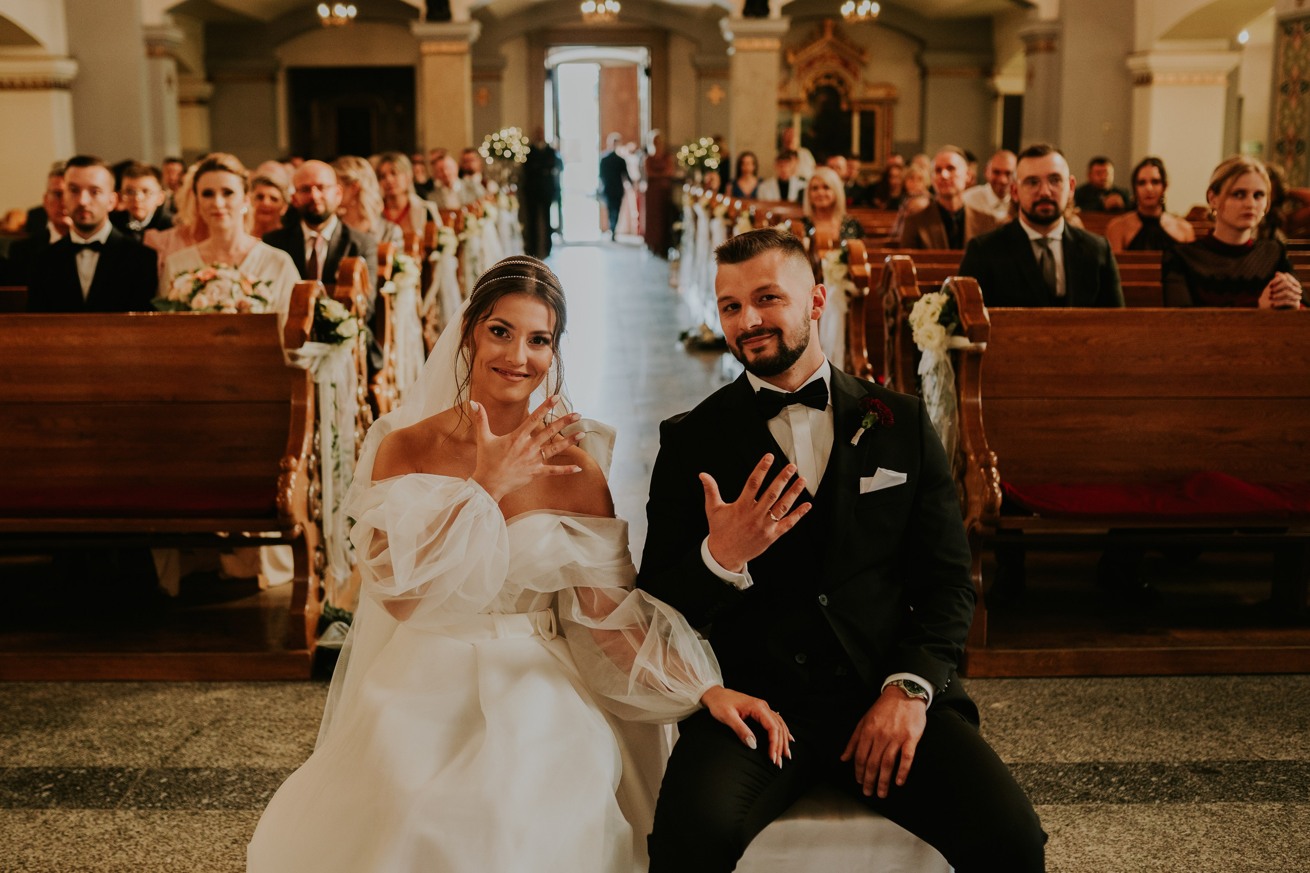 Sala Koralowa w Jaworzu: Opowieść o ślubie Nikoli i Kacpra. Karkowskafoto - fotografia miłości