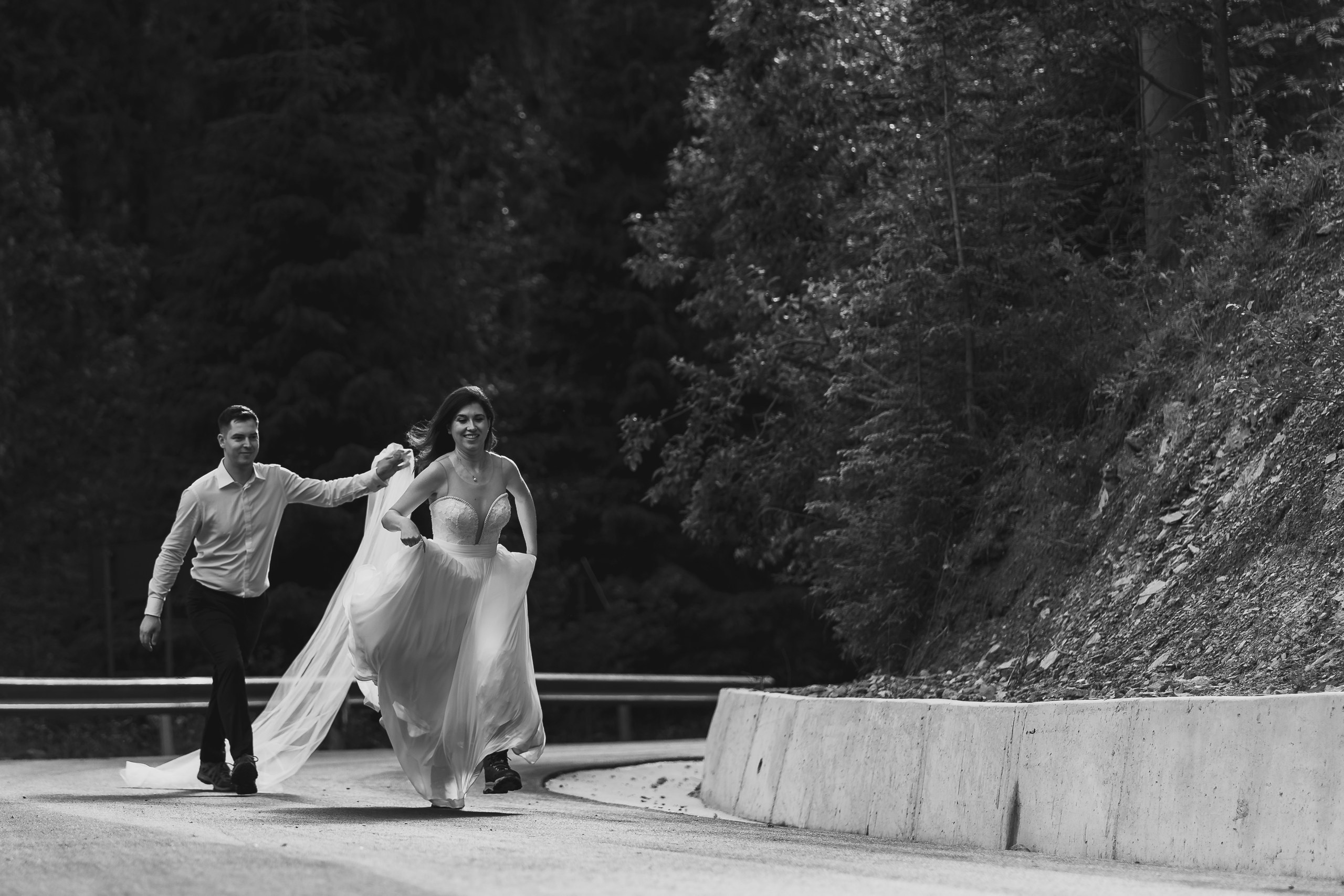 Trash the Dress la Lacul Bolboci  | Mihai Popa Fotograf. Fotograf Nuntă & Botez București - Mihai Popa | Dincolo de oameni, imortalizez emoții!