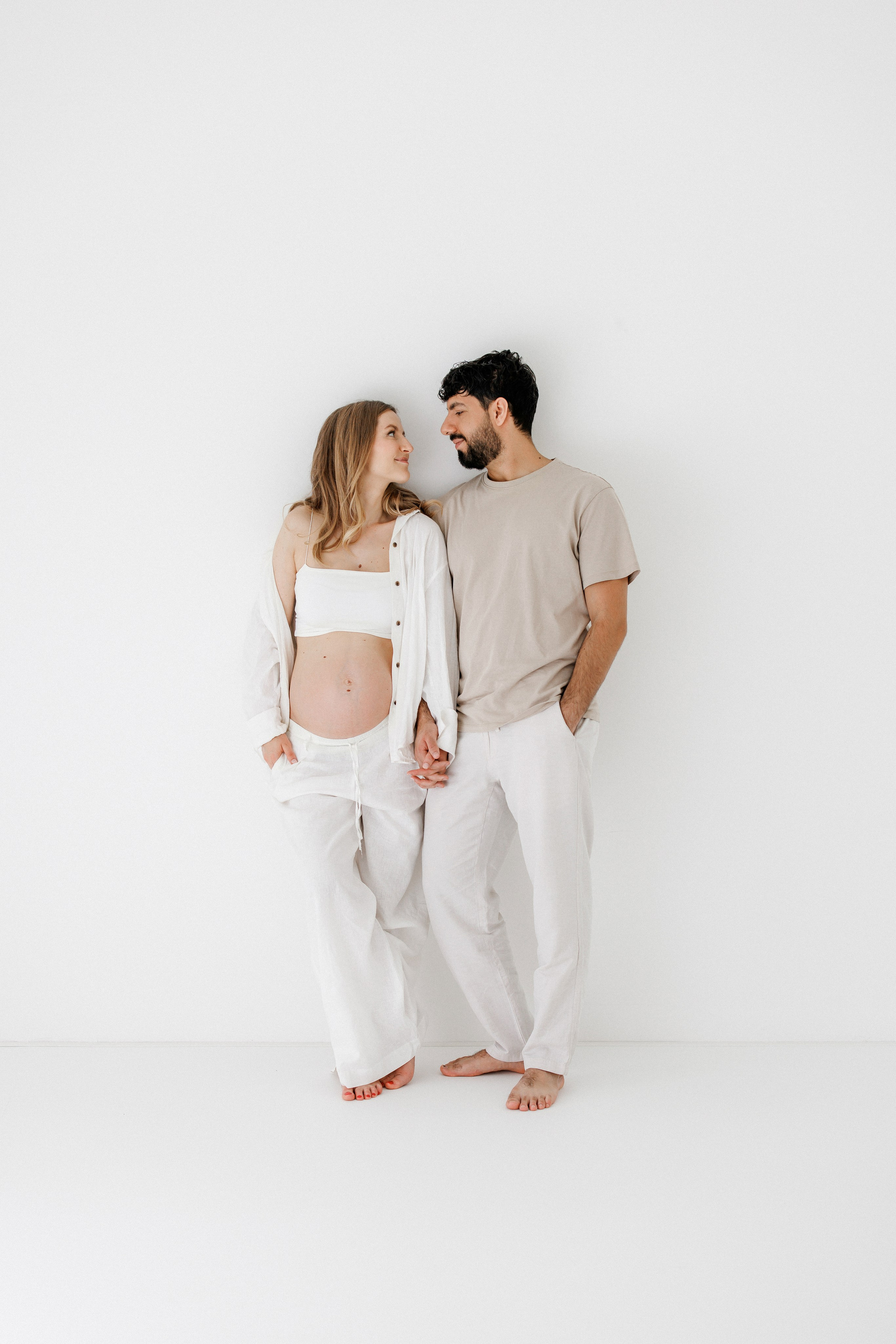 Schwangerschaftsfotografie in der Schweiz — Natürliche & lebendige Babybauchfotos in Zürich & Uster. Wedding and Family Photographer Switzerland and Italy. Valeria Diaz