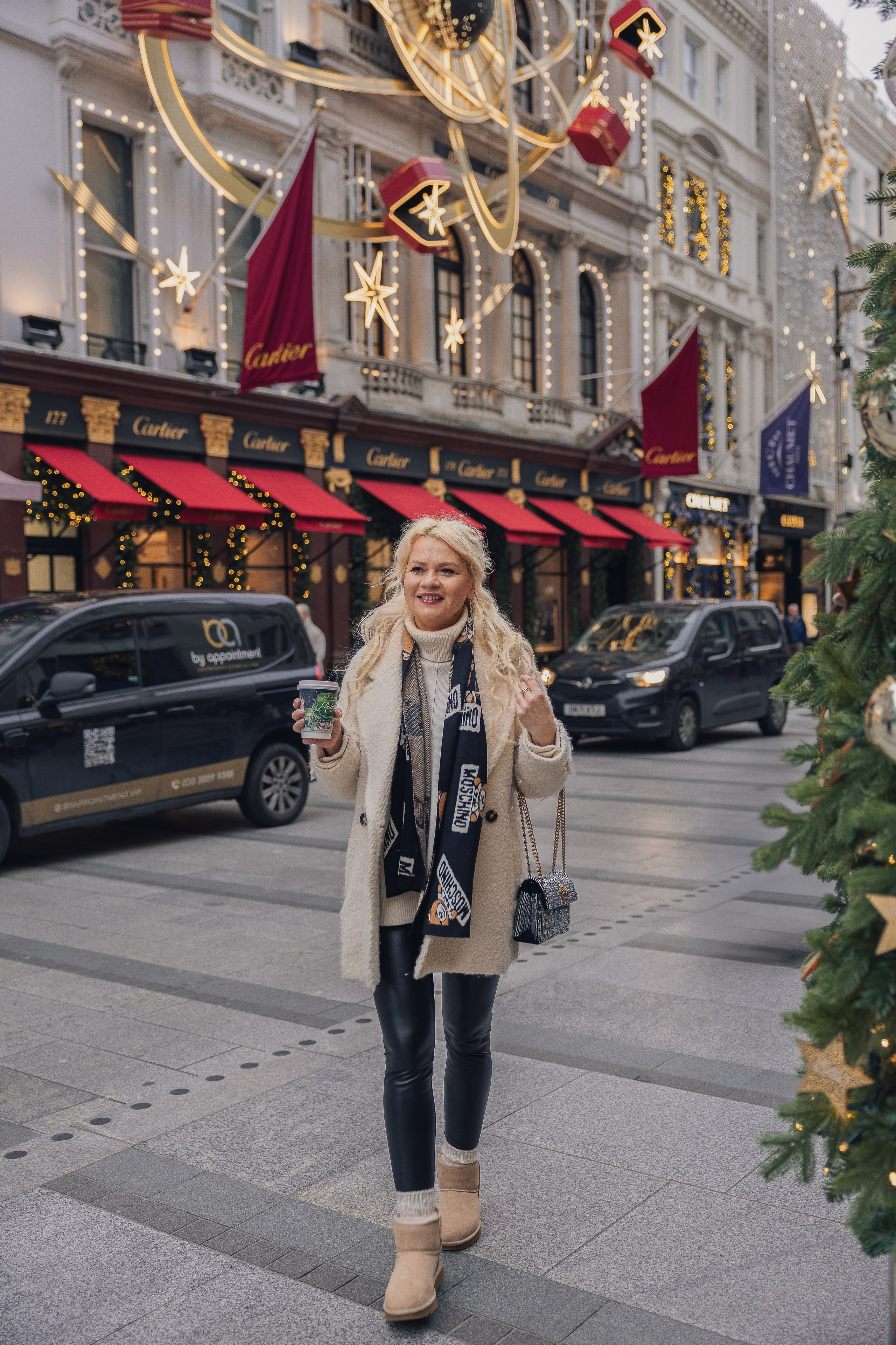London at Christmas. PHOTOGRAPHER IN LONDON