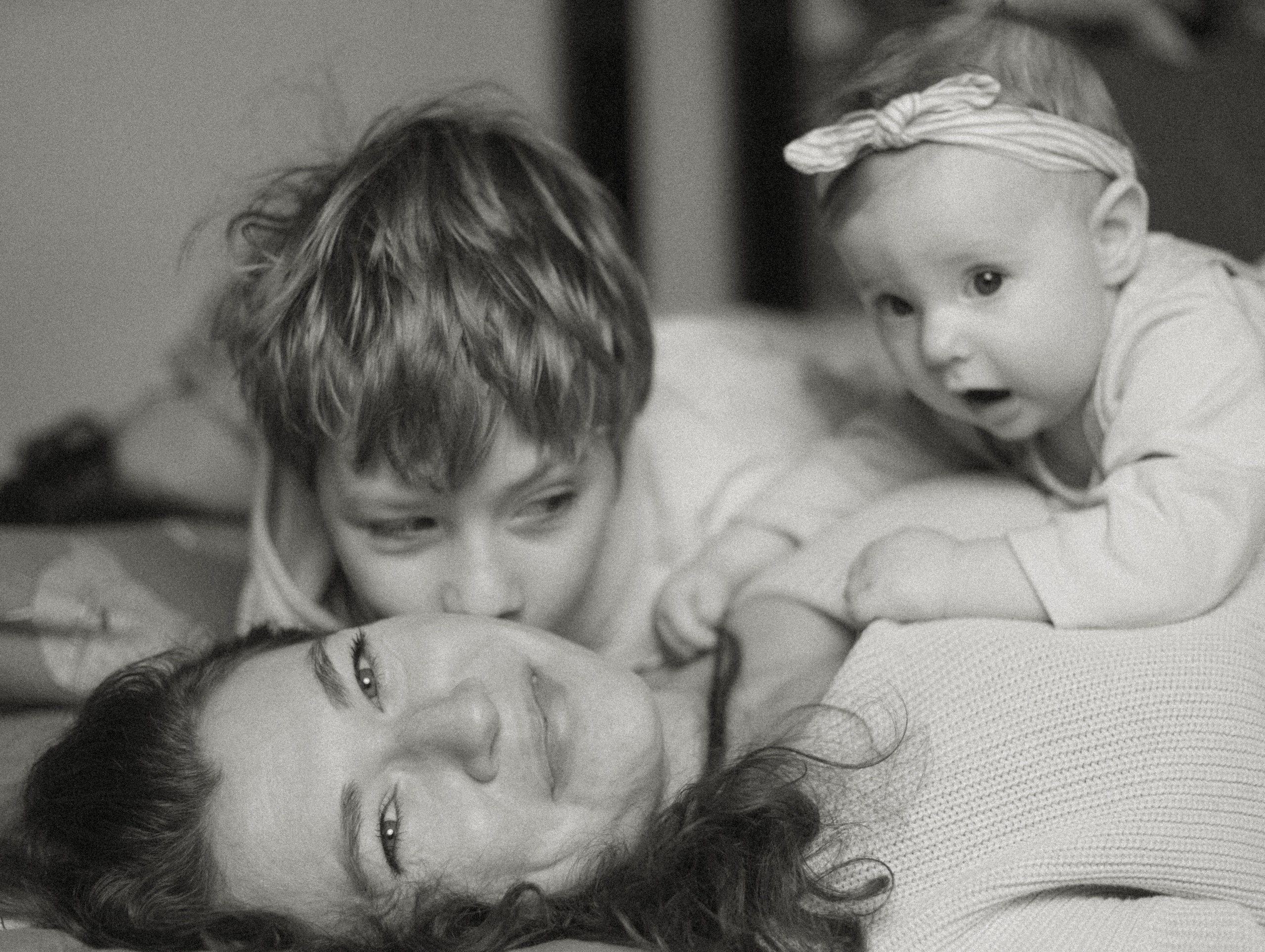 Séance photo de famille pour Noël. Histoires d’amour, séances photos de famille et de mariage en France