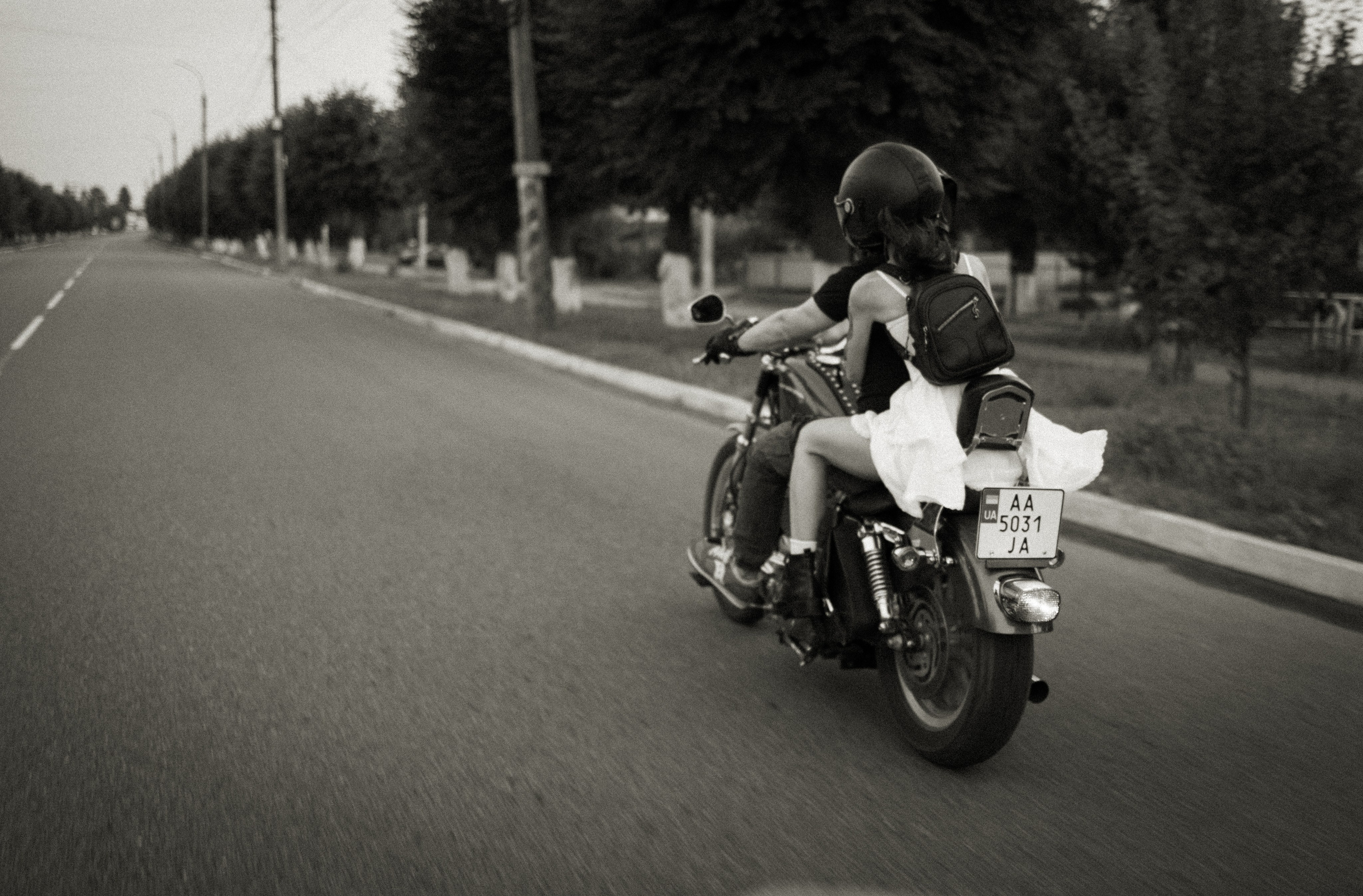 Balade en moto. Histoires d’amour, séances photos de famille et de mariage en France