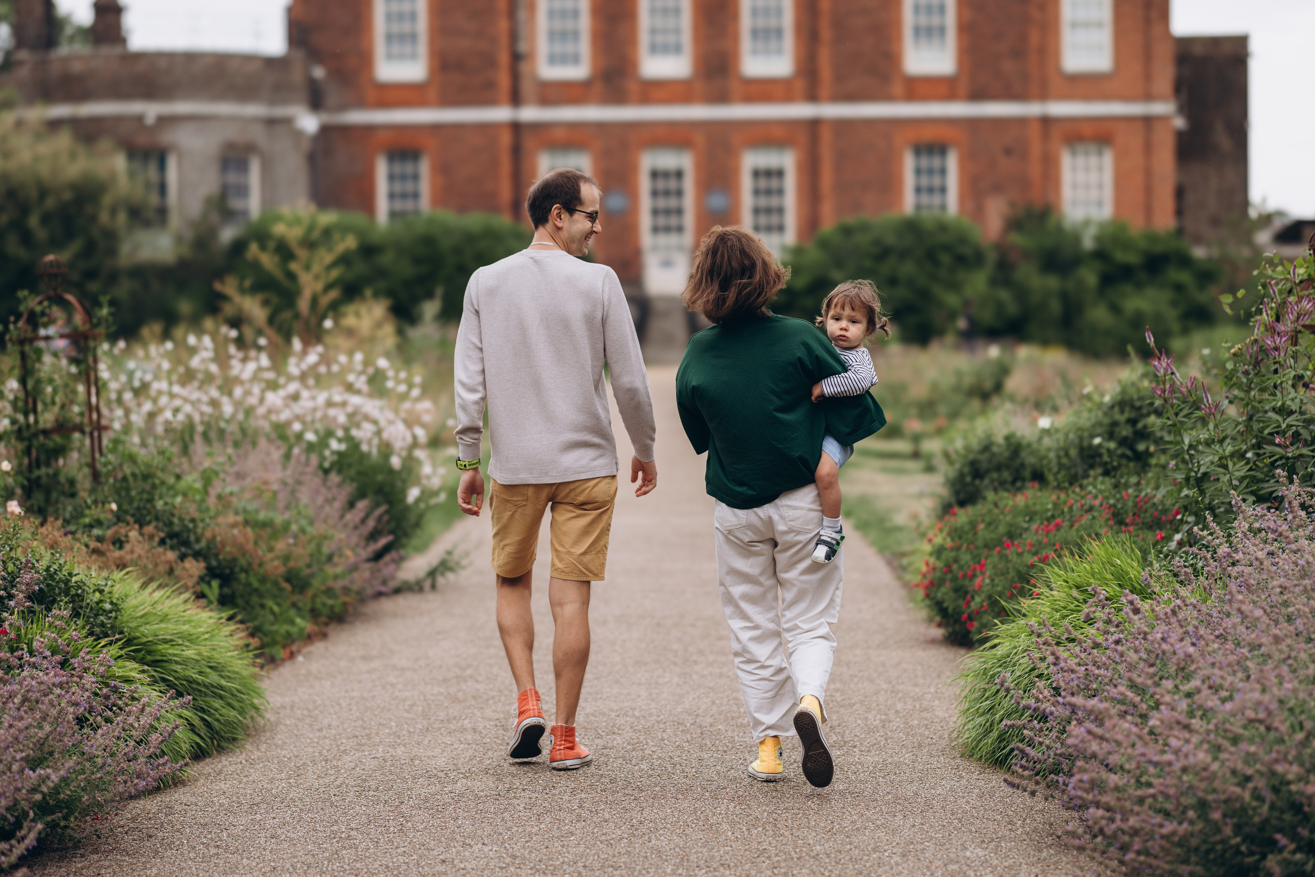 Milena with parents (Greenwich Park). Anastasia Klink, Photographer in London