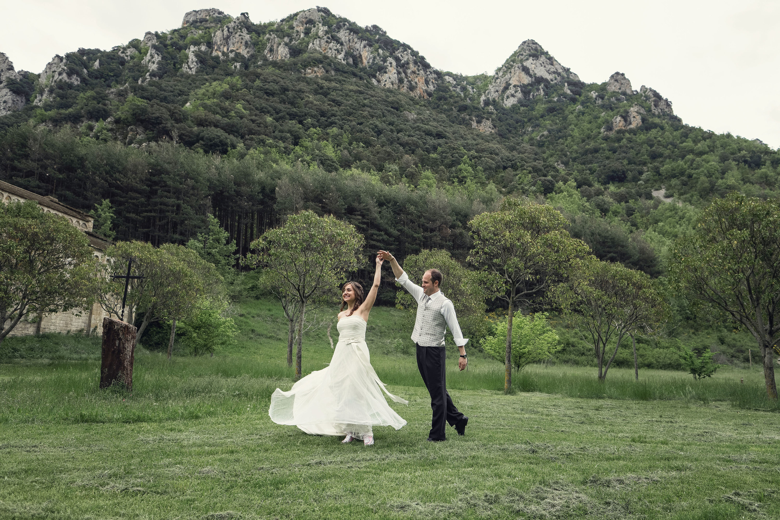 Postboda en el Monasterio de Obarra - Iglesia Santa María | Patri & Da. PIXLOVE - Fotógrafos de bodas Huesca Pirineos Zaragoza