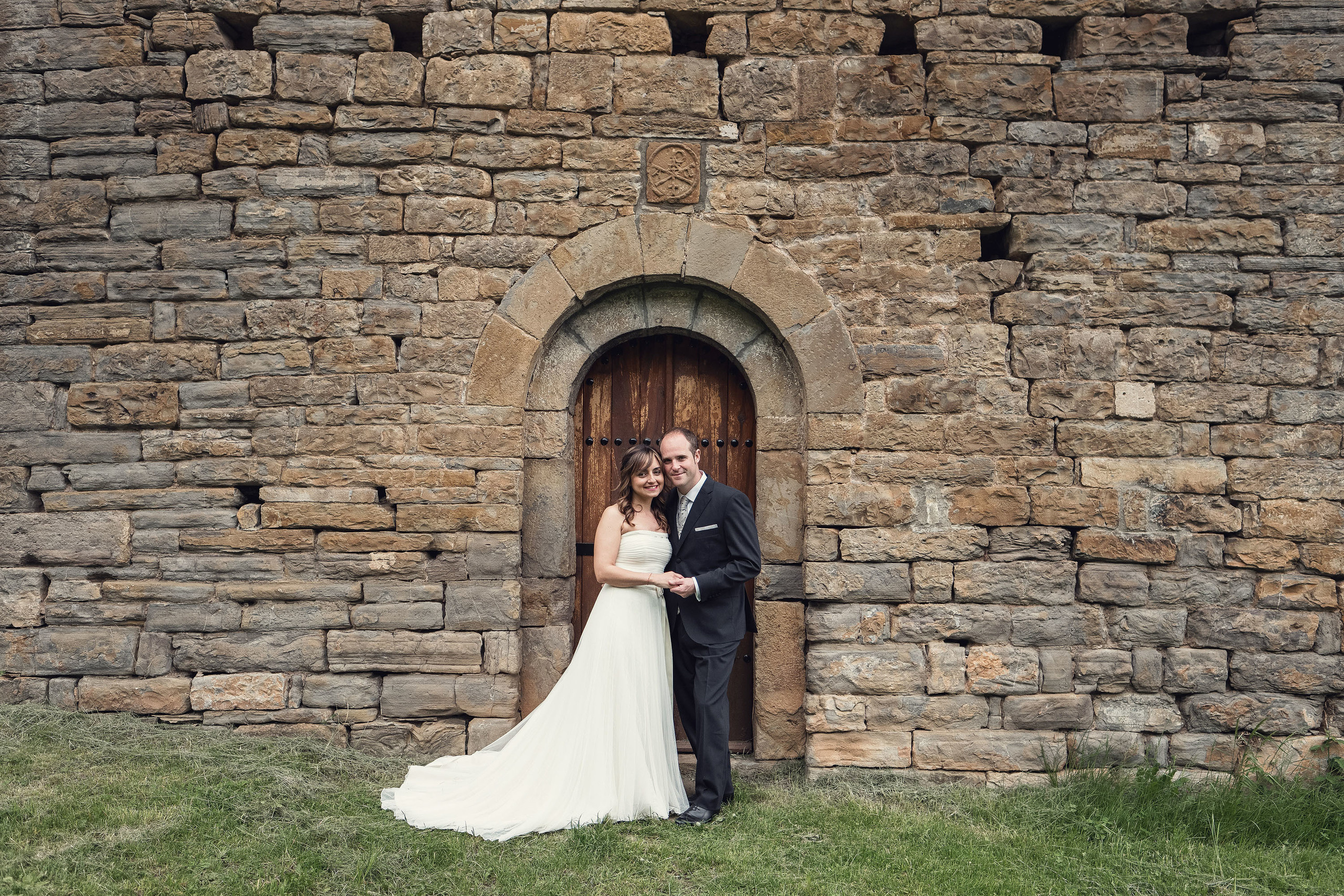 Postboda en el Monasterio de Obarra - Iglesia Santa María | Patri & Da. PIXLOVE - Fotógrafos de bodas Huesca Pirineos Zaragoza