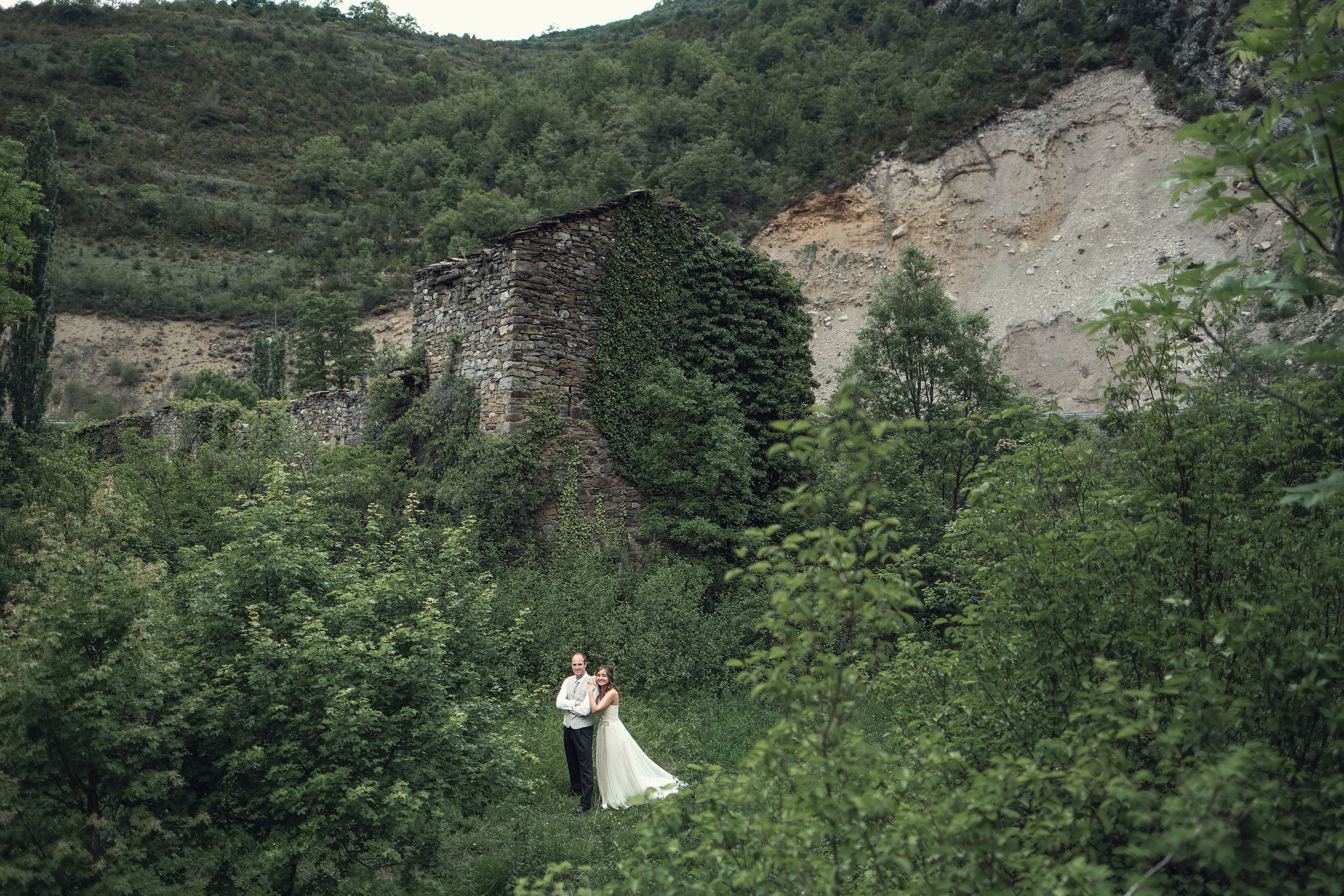 Postboda en el Monasterio de Obarra - Iglesia Santa María | Patri & Da. PIXLOVE - Fotógrafos de bodas Huesca Pirineos Zaragoza