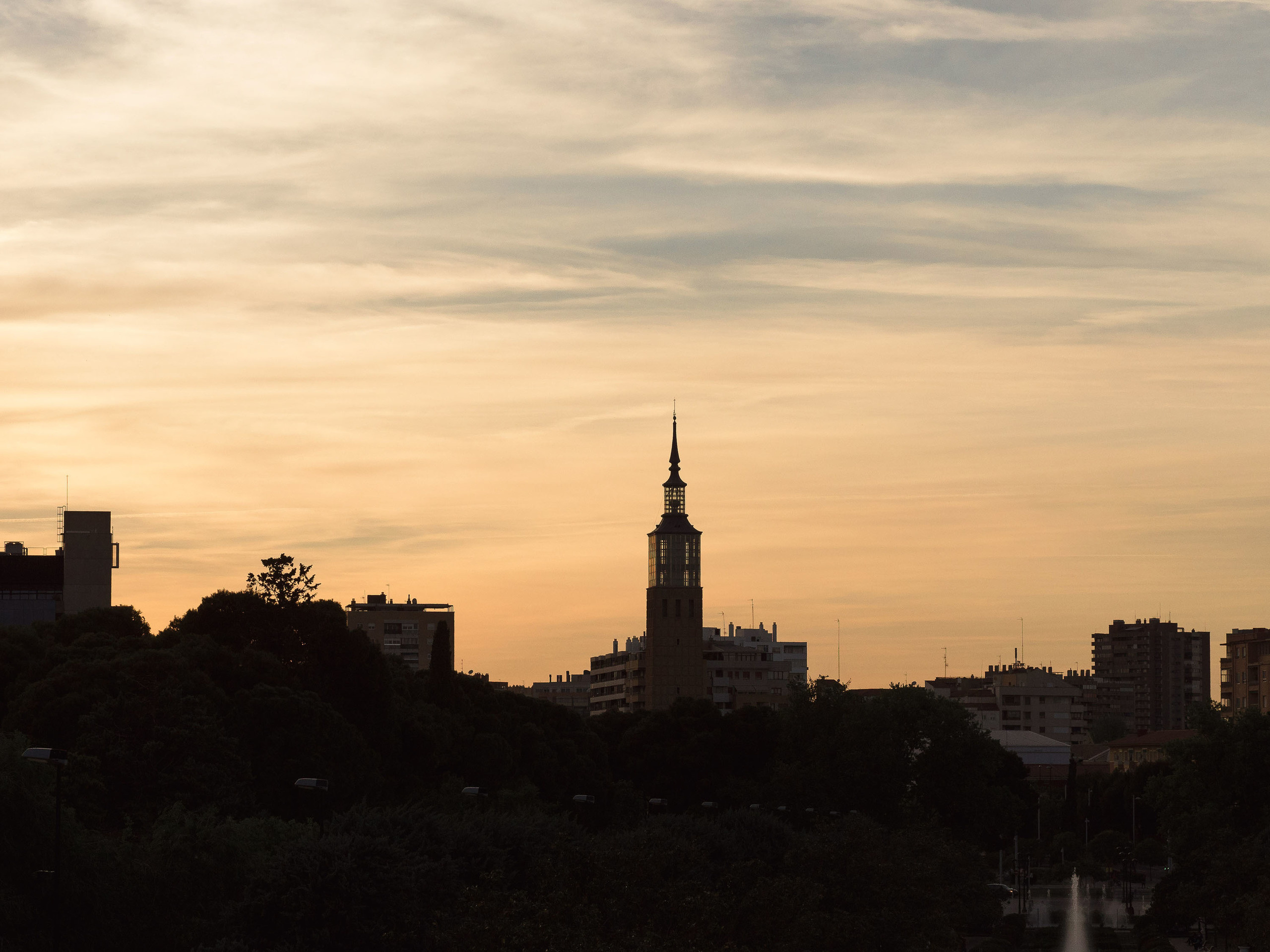 Preboda Parque Grande José Antonio Labordeta / Fotografo Zaragoza. PIXLOVE - Fotógrafos de bodas Huesca Pirineos Zaragoza