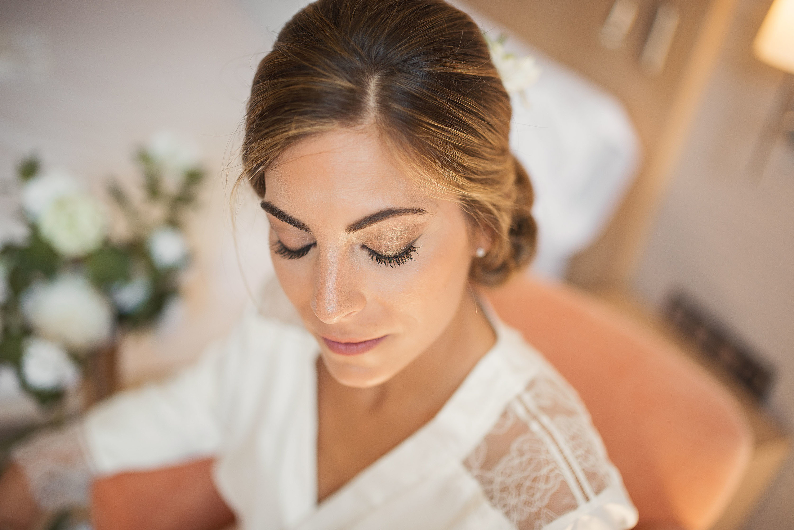 Novia en Huesca tras maquillarse en el Hotel Abba