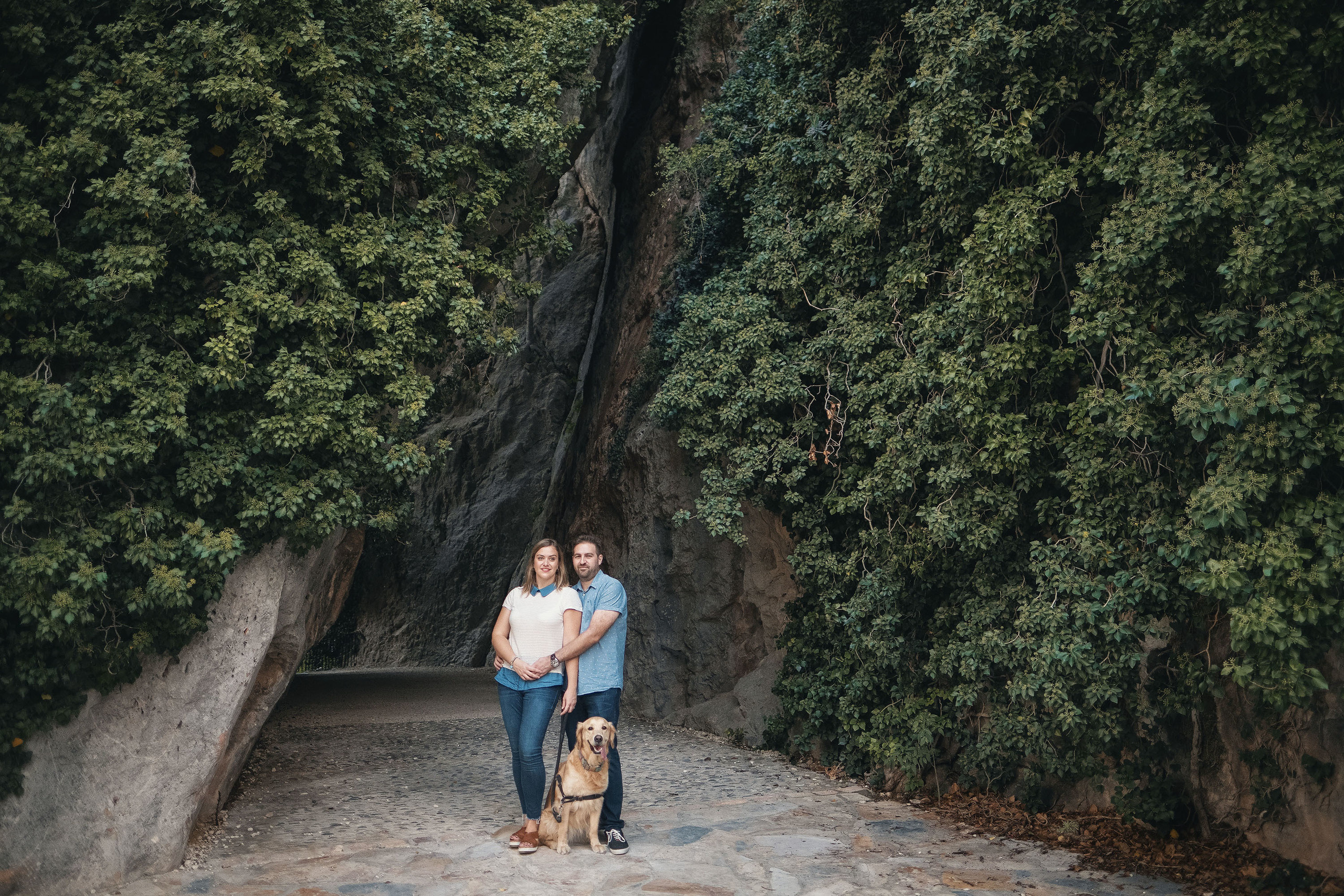 Reportaje de preboda en Alquezar de Clara y Nacho, fotografos Pirineos. PIXLOVE - Fotógrafos de bodas Huesca Pirineos Zaragoza