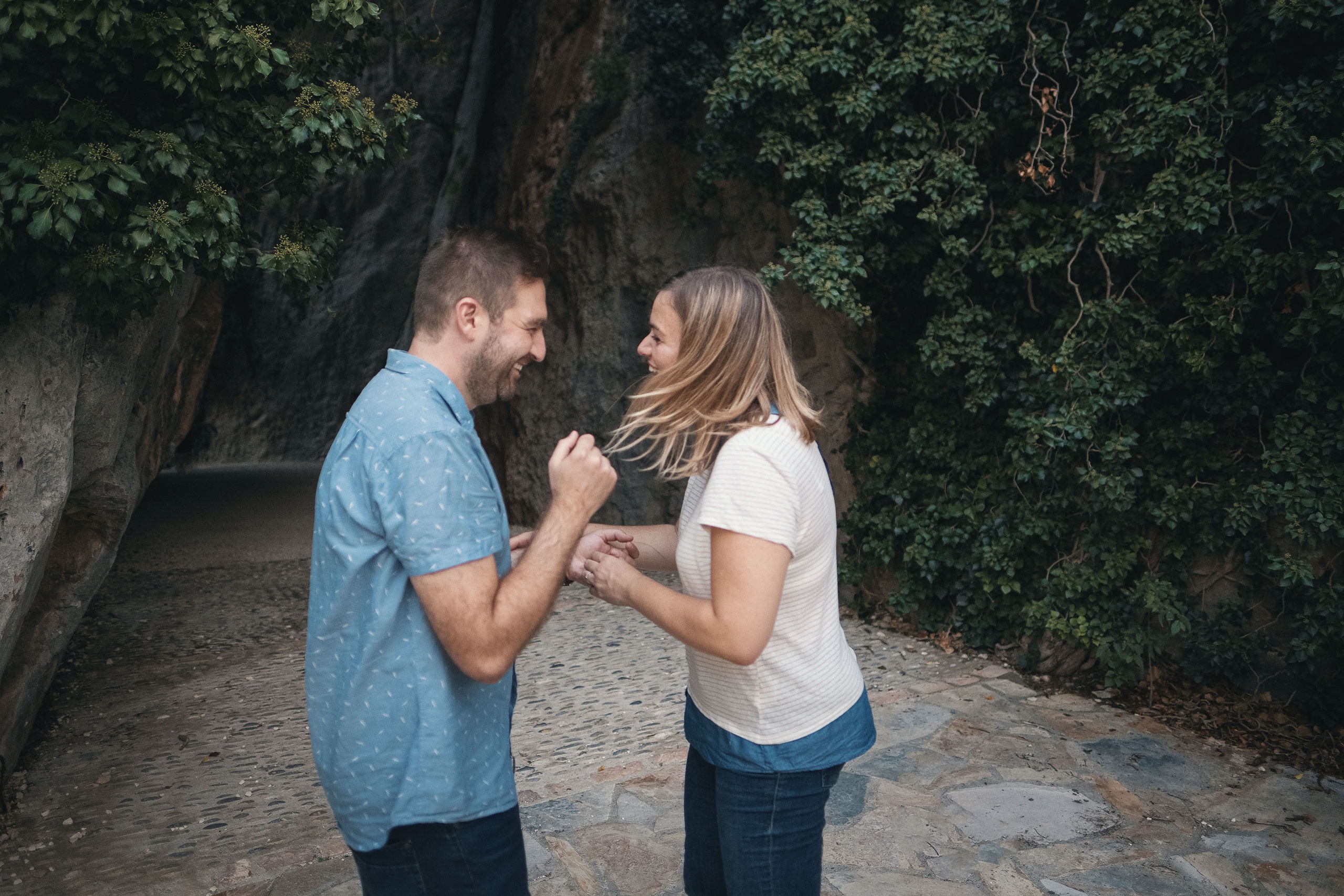 Reportaje de preboda en Alquezar de Clara y Nacho, fotografos Pirineos. PIXLOVE - Fotógrafos de bodas Huesca Pirineos Zaragoza