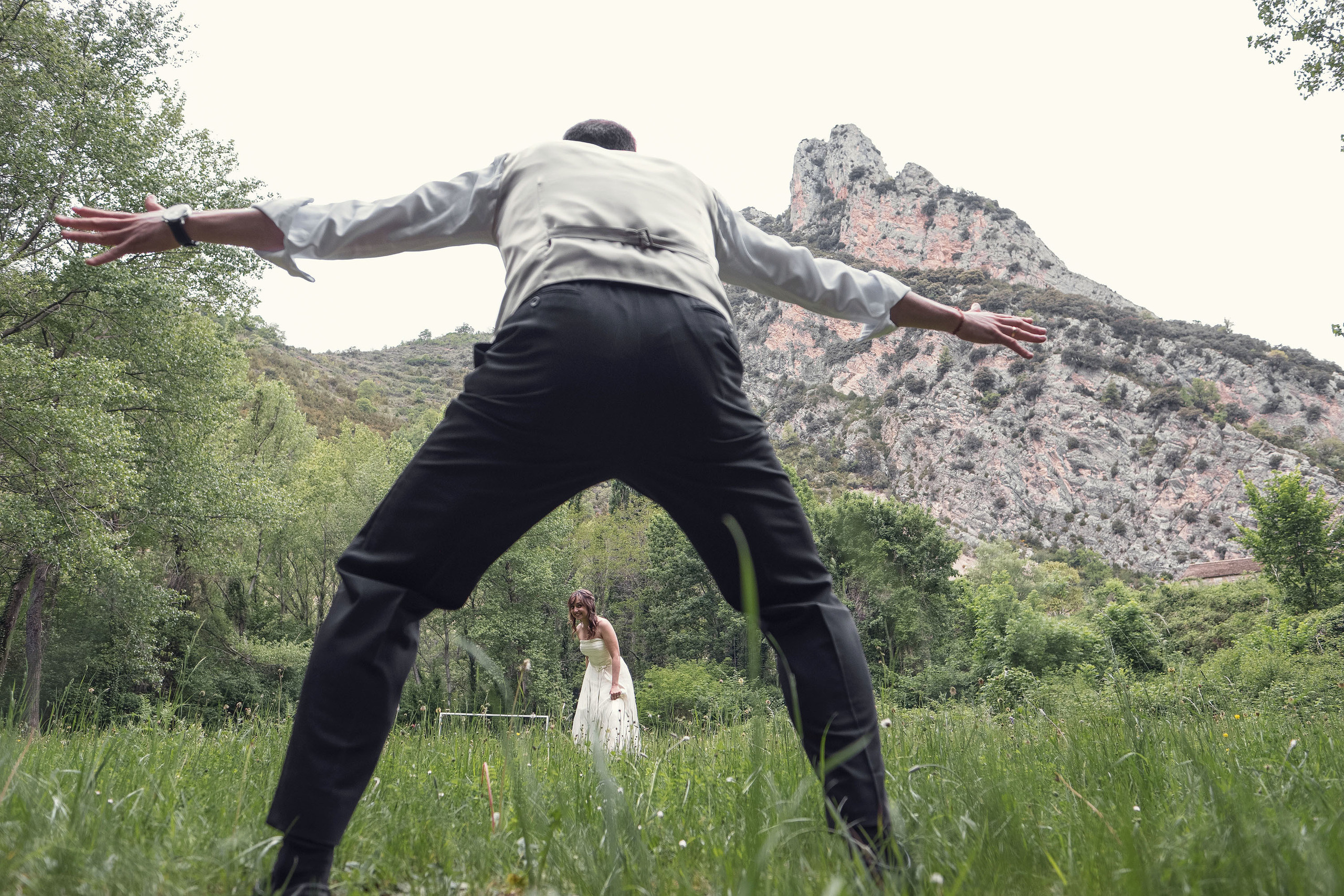 Postboda en el Monasterio de Obarra - Iglesia Santa María | Patri & Da. PIXLOVE - Fotógrafos de bodas Huesca Pirineos Zaragoza