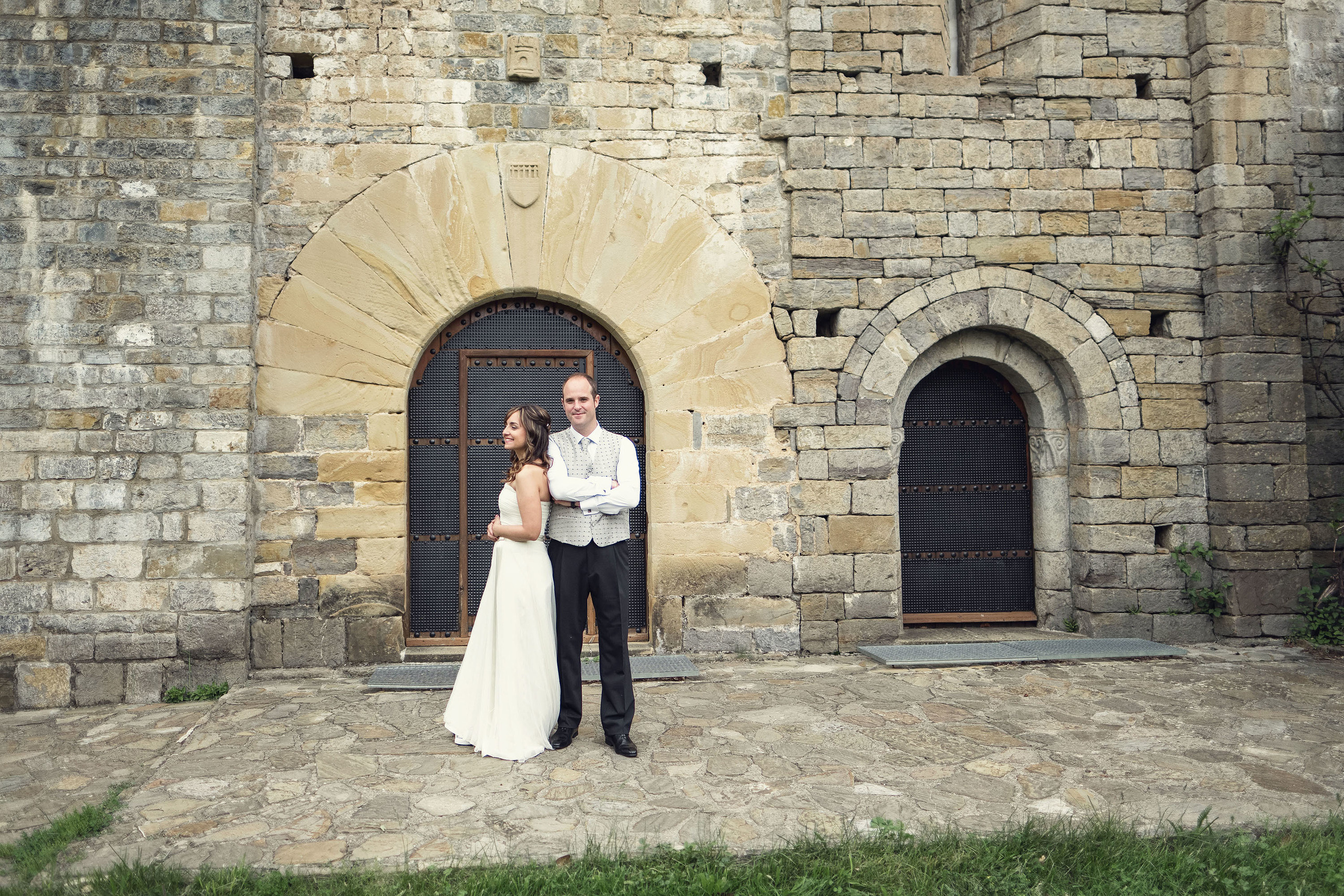 Postboda en el Monasterio de Obarra - Iglesia Santa María | Patri & Da. PIXLOVE - Fotógrafos de bodas Huesca Pirineos Zaragoza