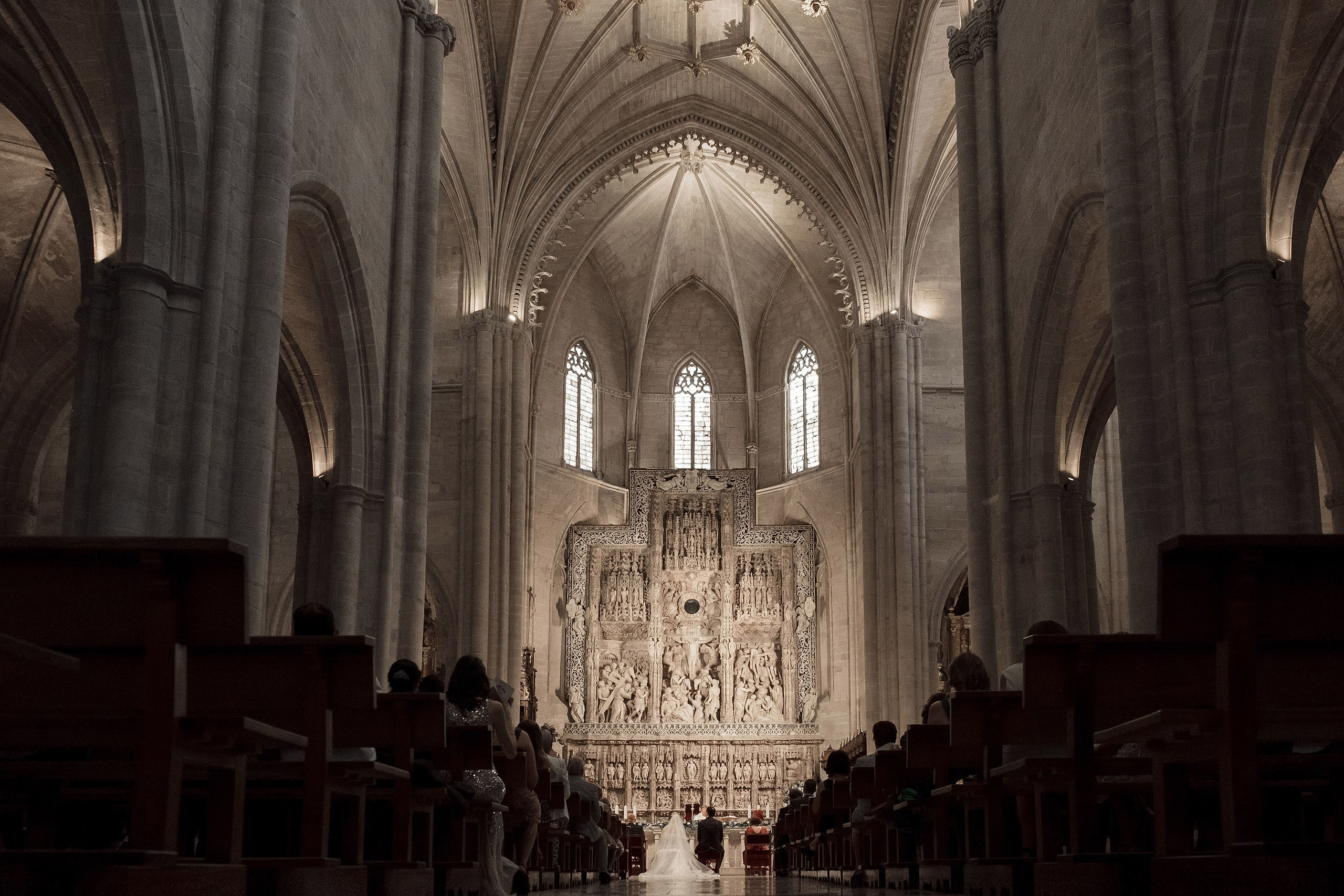 Boda Catedral Huesca - Abba Hotel - Hannah & Sergio. PIXLOVE - Fotógrafos de bodas Huesca Pirineos Zaragoza