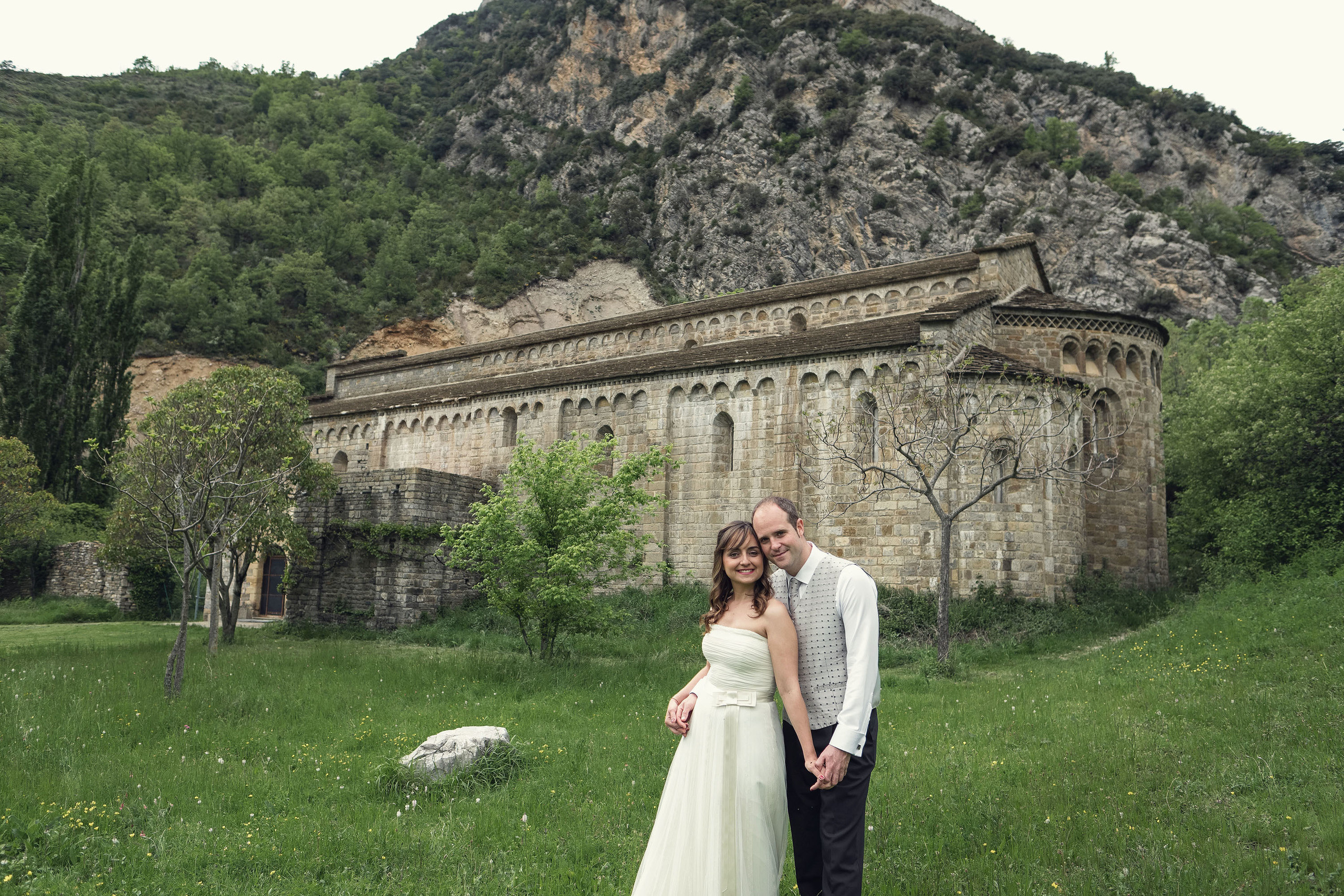 Postboda en el Monasterio de Obarra - Iglesia Santa María | Patri & Da. PIXLOVE - Fotógrafos de bodas Huesca Pirineos Zaragoza