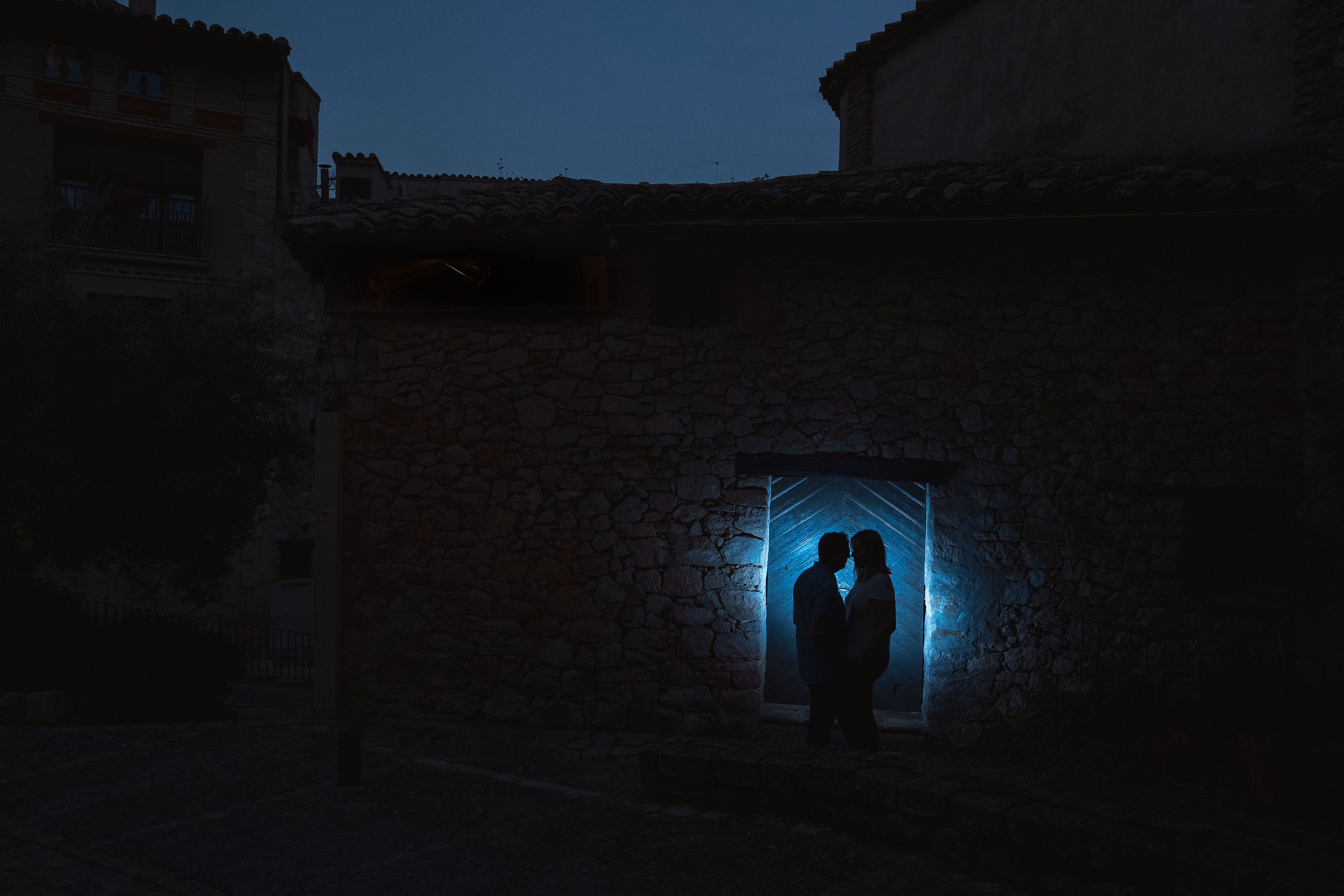 Reportaje de preboda en Alquezar de Clara y Nacho, fotografos Pirineos. PIXLOVE - Fotógrafos de bodas Huesca Pirineos Zaragoza