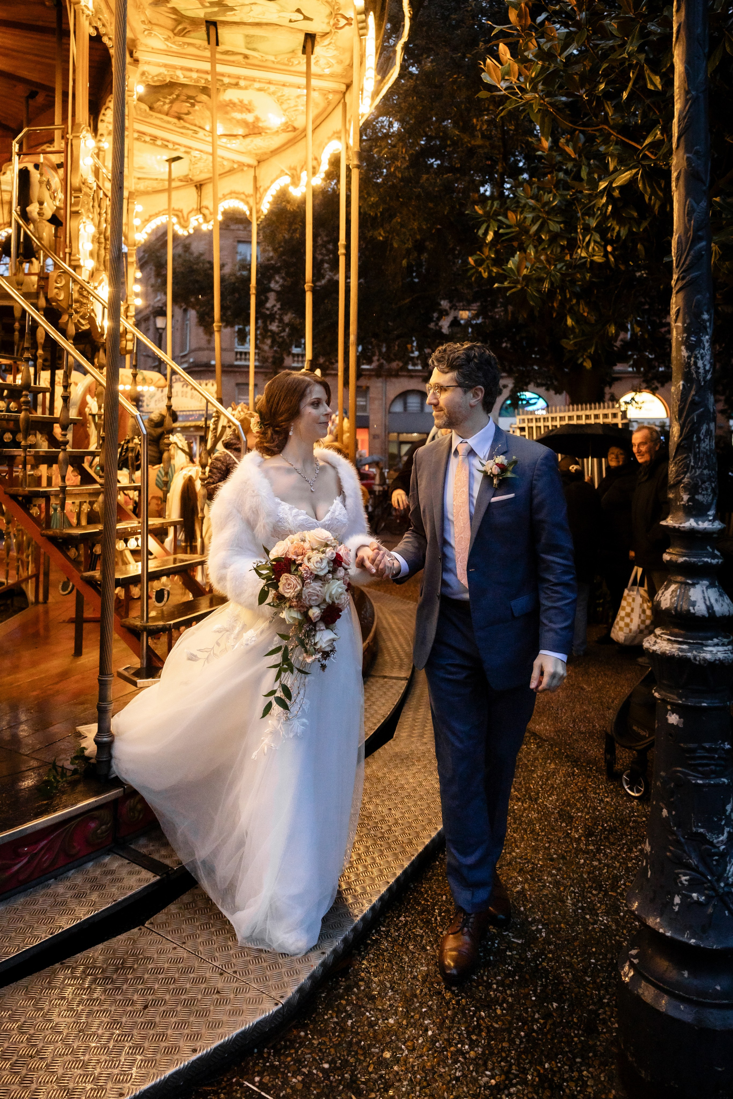 Christmas wedding to remember in Toulouse, Capitole. Gillian & Scott. Eugenie Smirnova — wedding, corporate and lifestyle photographer in Toulouse and Southwest France