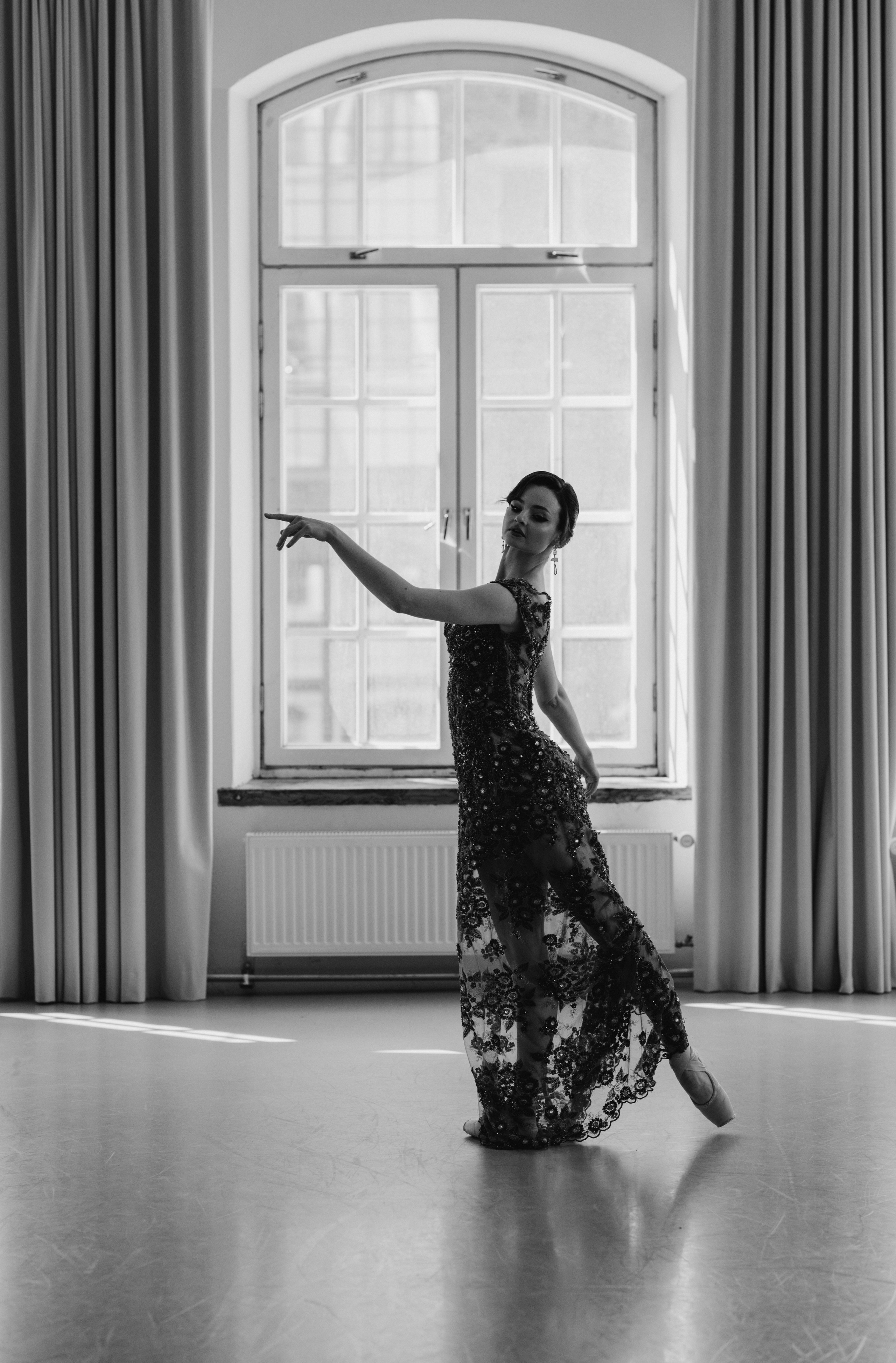 Riikka Couture, Riikka Ikäheimo, Violetta Keller, Portrait, Dancer. Wedding and portrait photographer in Helsinki Vickan O