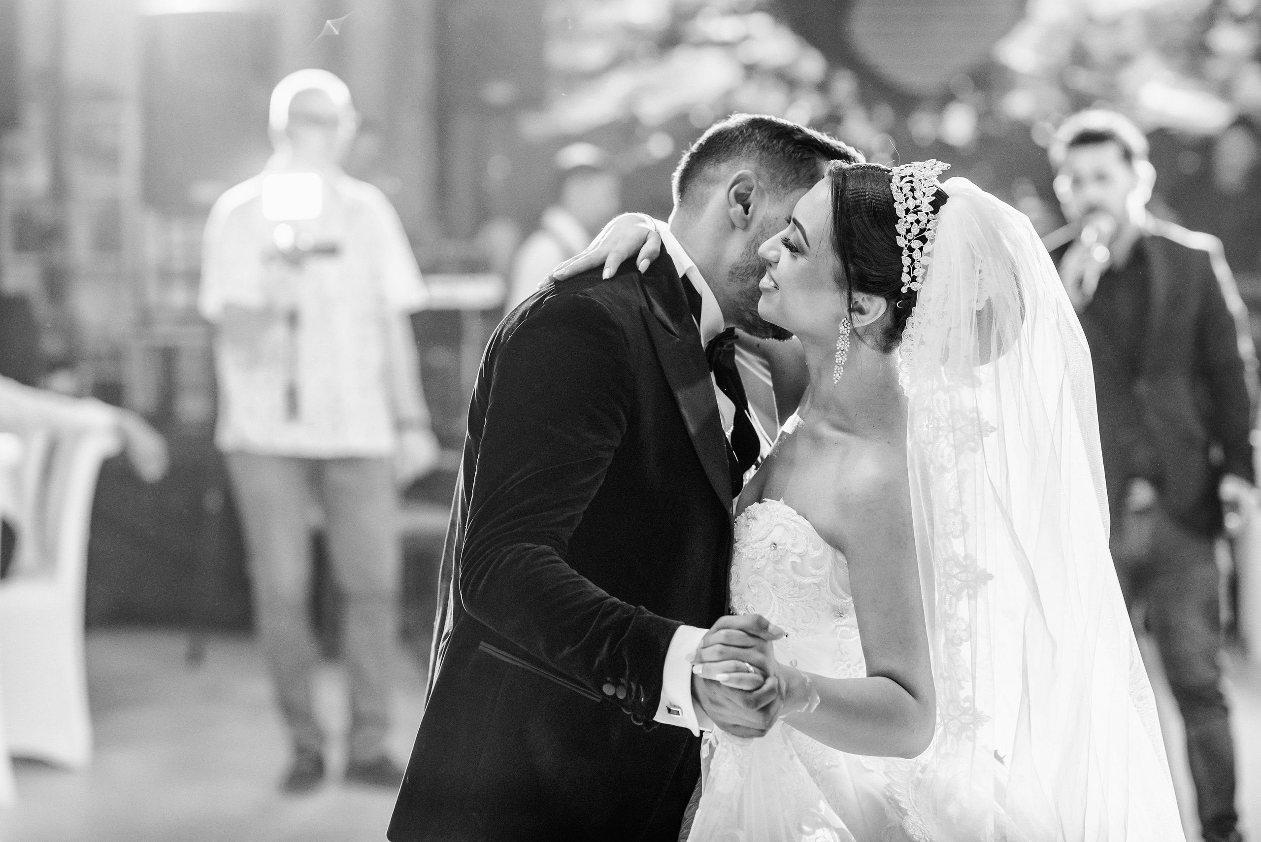 Roxana & Iulian. Acasă