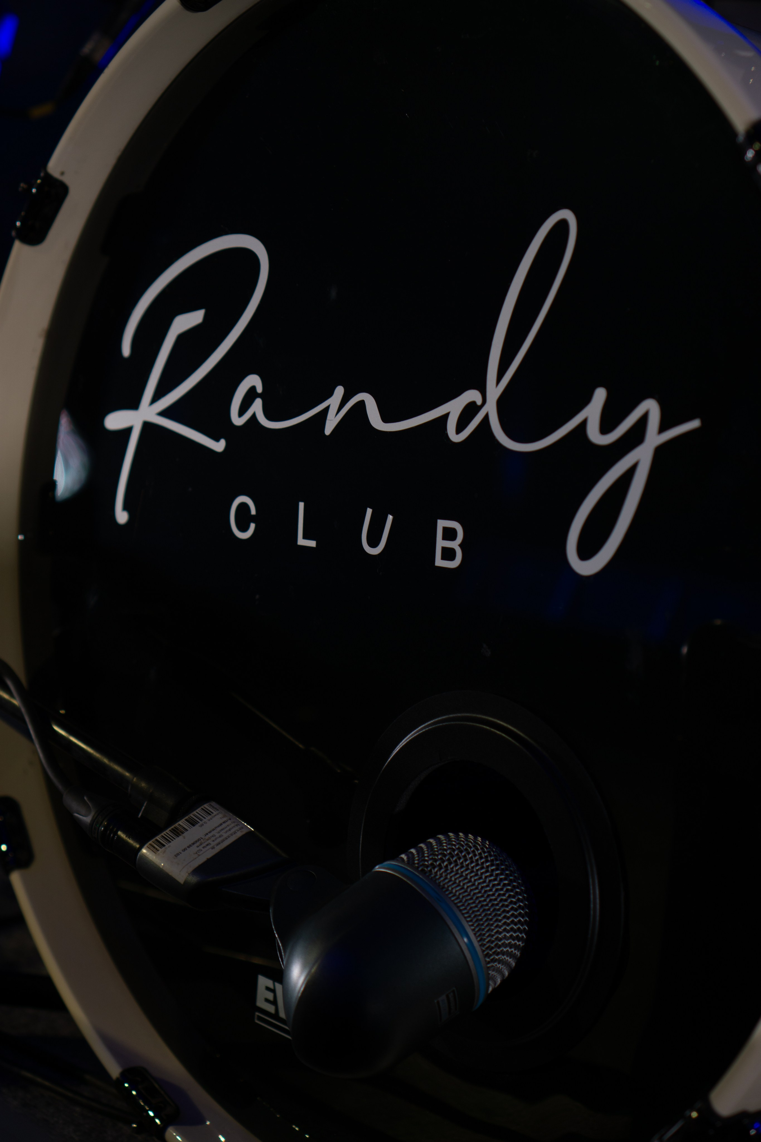 Randy Club & Zander. Kreatives Design & Fotografie – Dein Partner für starke visuelle Auftritte