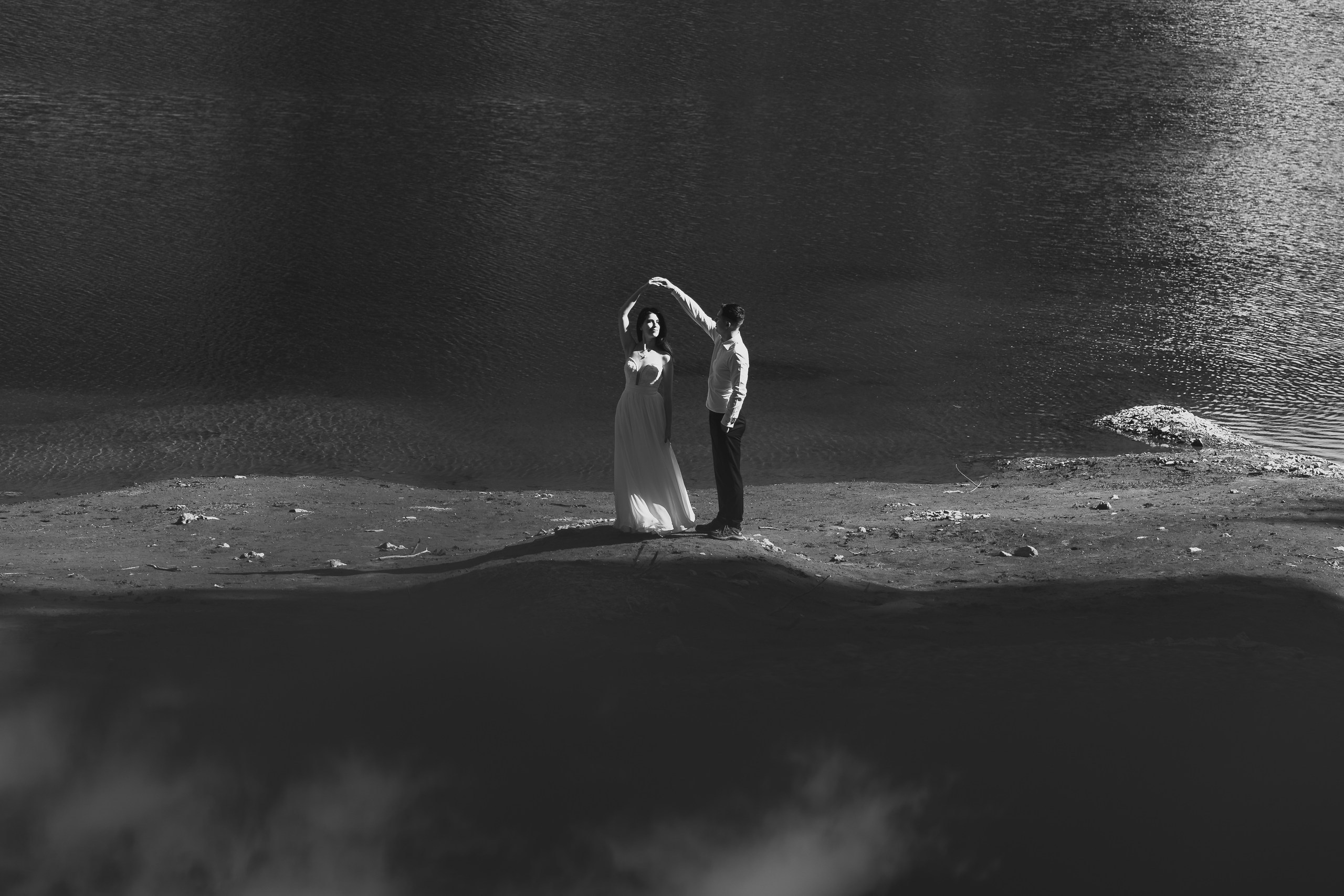 Trash the Dress la Lacul Bolboci  | Mihai Popa Fotograf. Fotograf Nuntă & Botez București - Mihai Popa | Dincolo de oameni, imortalizez emoții!