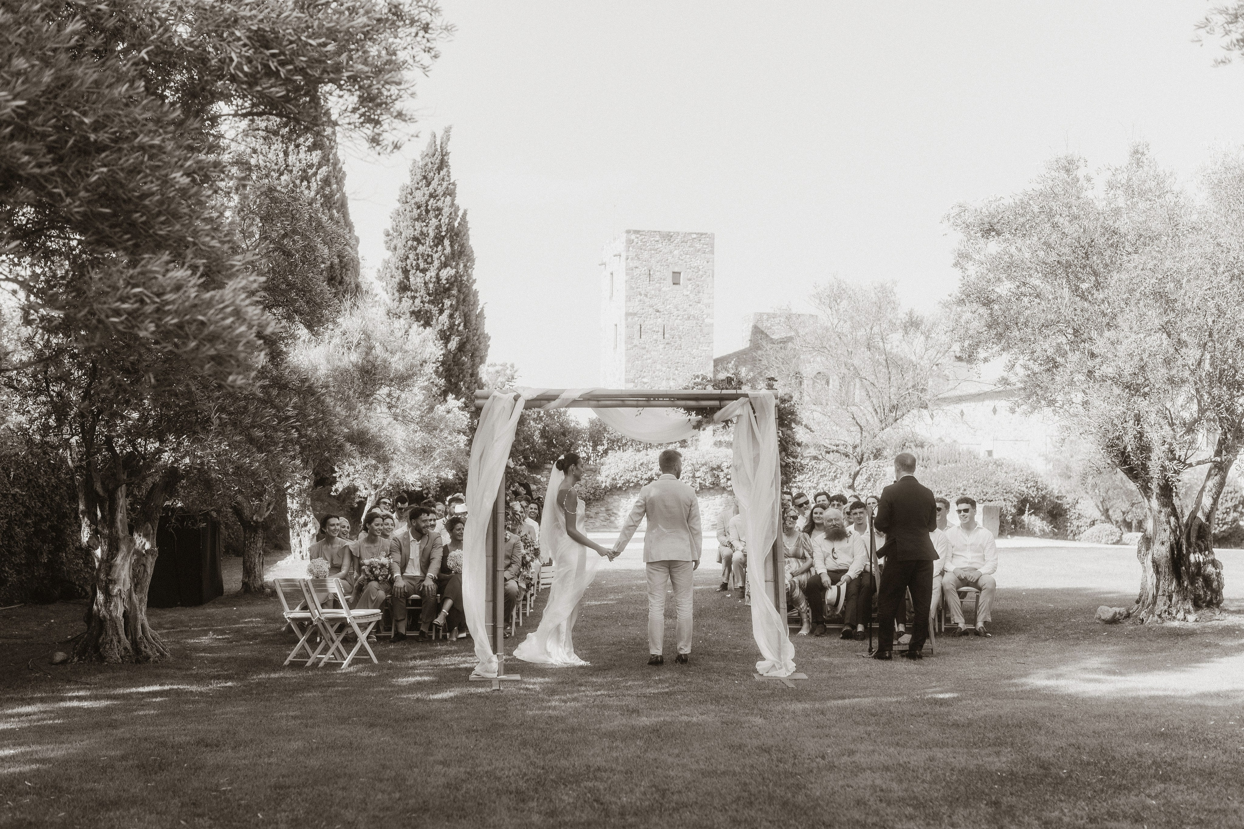 Lauren & Jamie. Hotel Castell d’Emporda. Paola wedding photographer / videographer in Barcelona