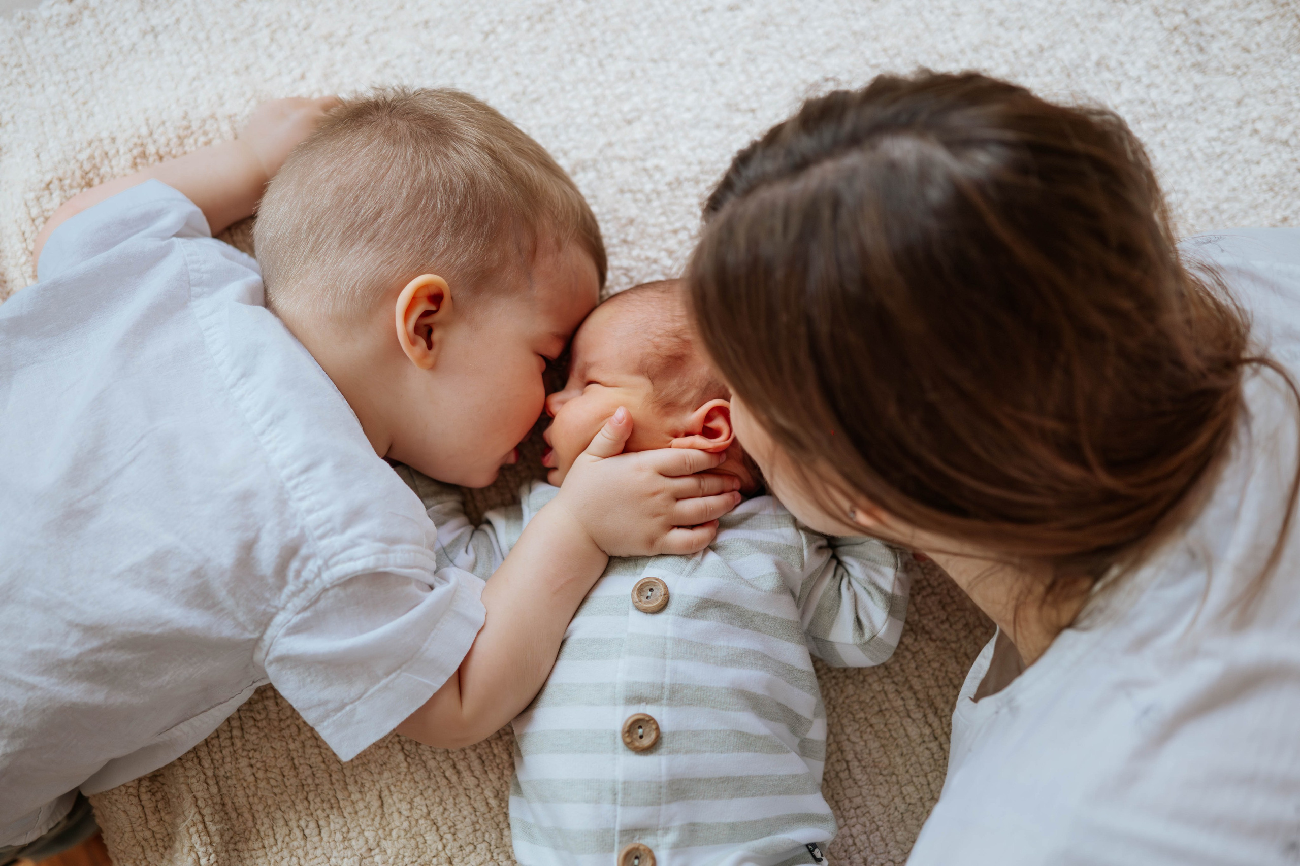 FOTOGRAFISANJE BEBA KOD KUĆE. Dečiji i porodični fotograf