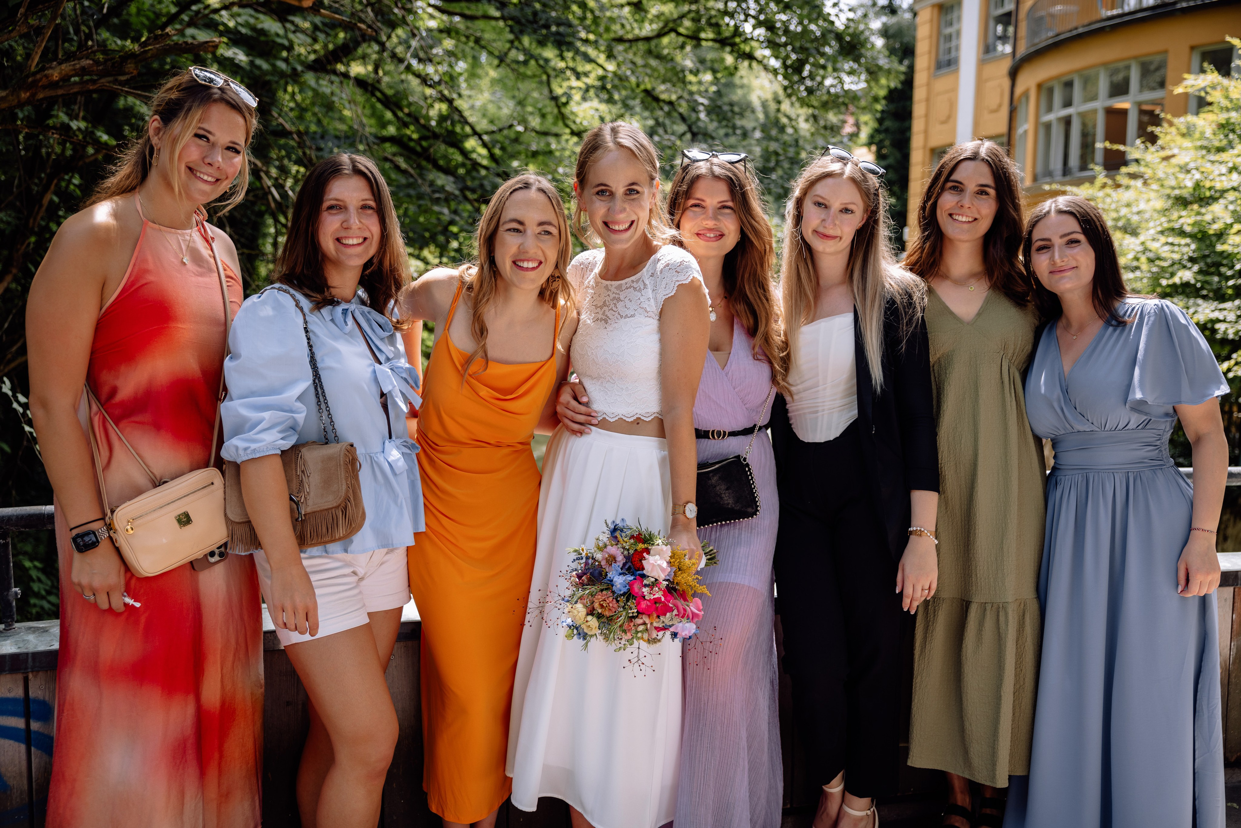 Sommerliche Hochzeitsfotos im Standesamt Mandlstraße & Schwabing. Hochzeitsfotograf München Taufe Familienfotograf Tanja Mauke