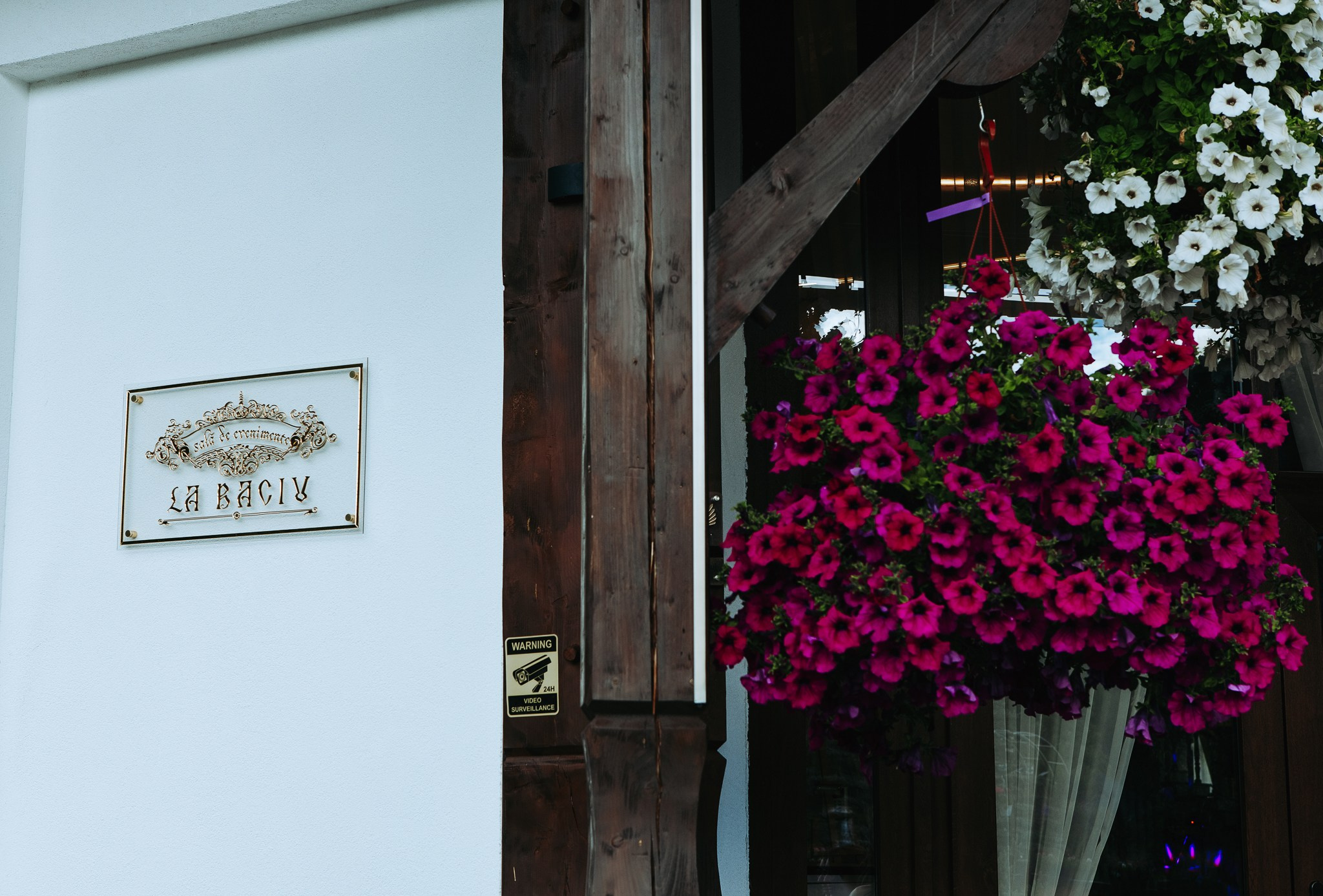 Radu si Diana. Wedding photographer and videographer