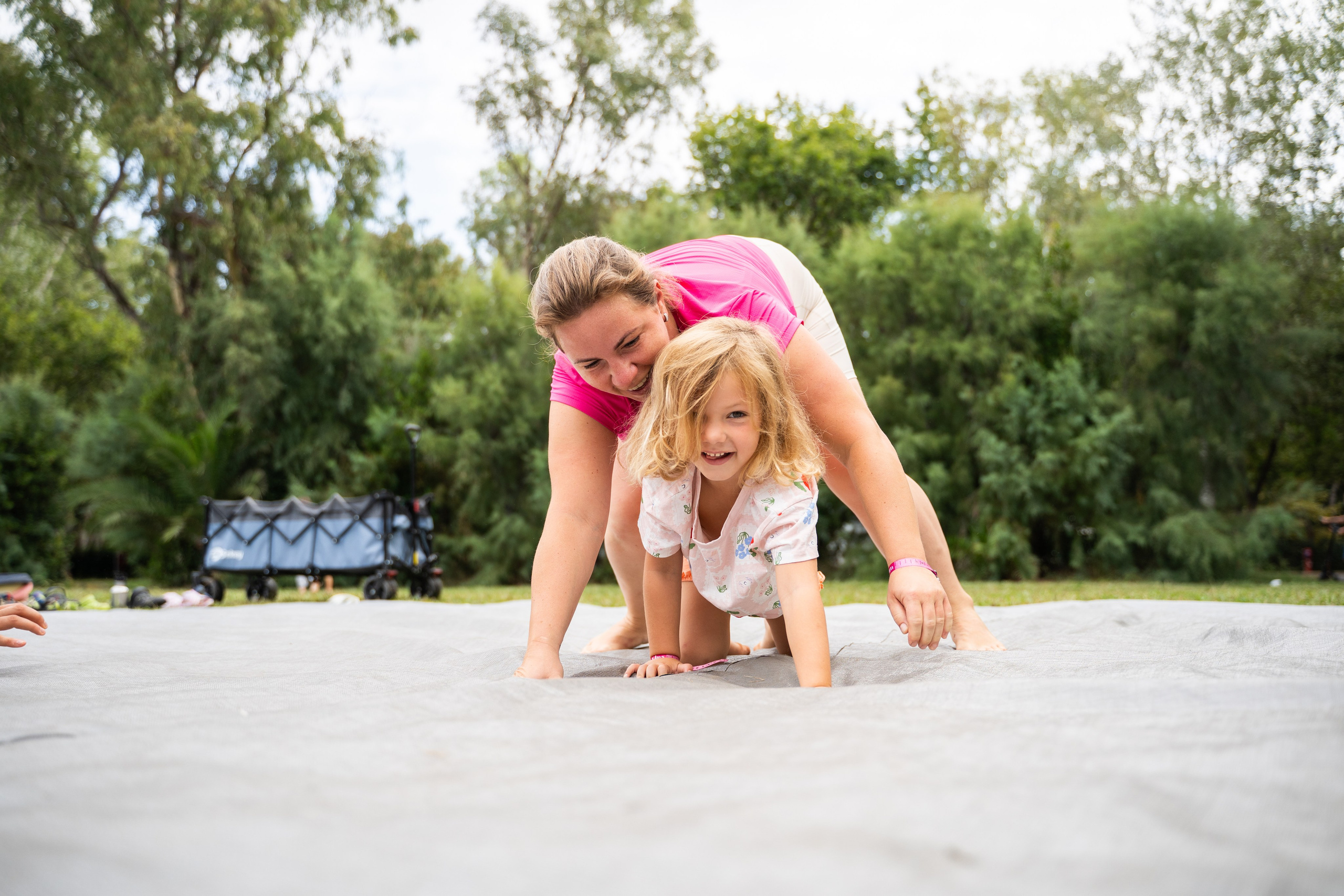 Детская игровая контактная импровизация. Семейные лагеря в Европе с Ниной Янечковой и Ириной Зиновьевой