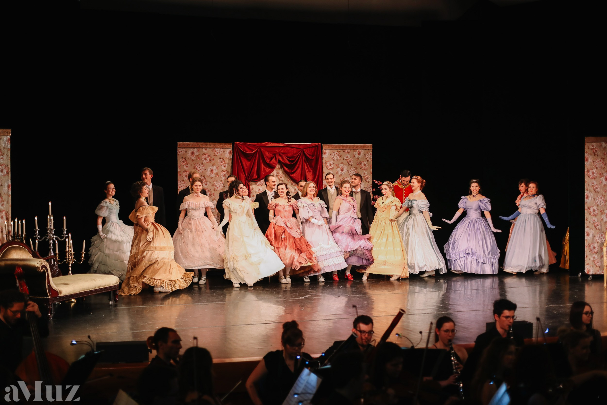 Opera Łąkowa. Fotograf Ślubny Warszawa - Sesje Biznesowe Rodzinne Eventy