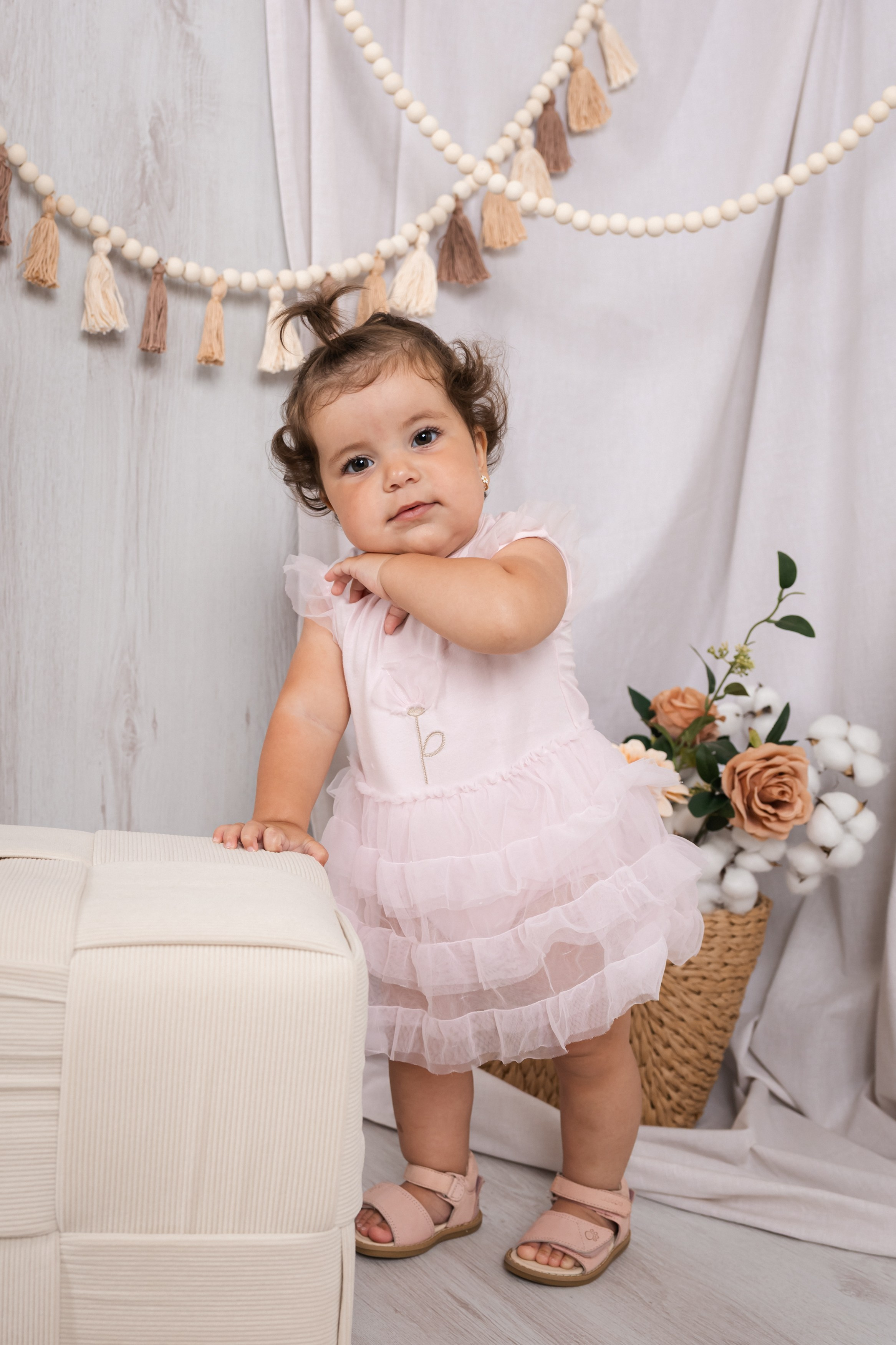 Smash cake focení — první narozeniny plné radosti. Lifestyle a rodinná fotografka v Pisku Oxana Telupilova