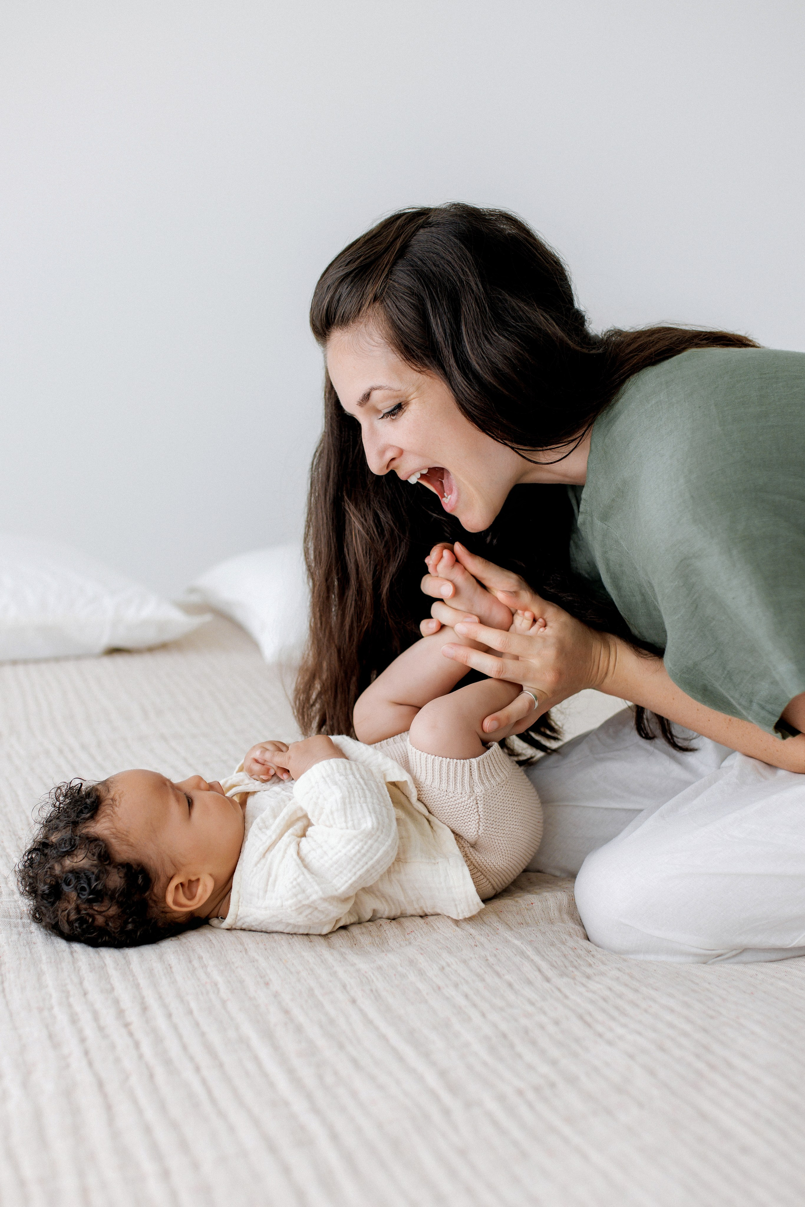 Newborn-Fotografie in Zürich — Natürlich. Minimalistisch. Ohne Zeitdruck. Wedding and Family Photographer Switzerland and Italy. Valeria Diaz