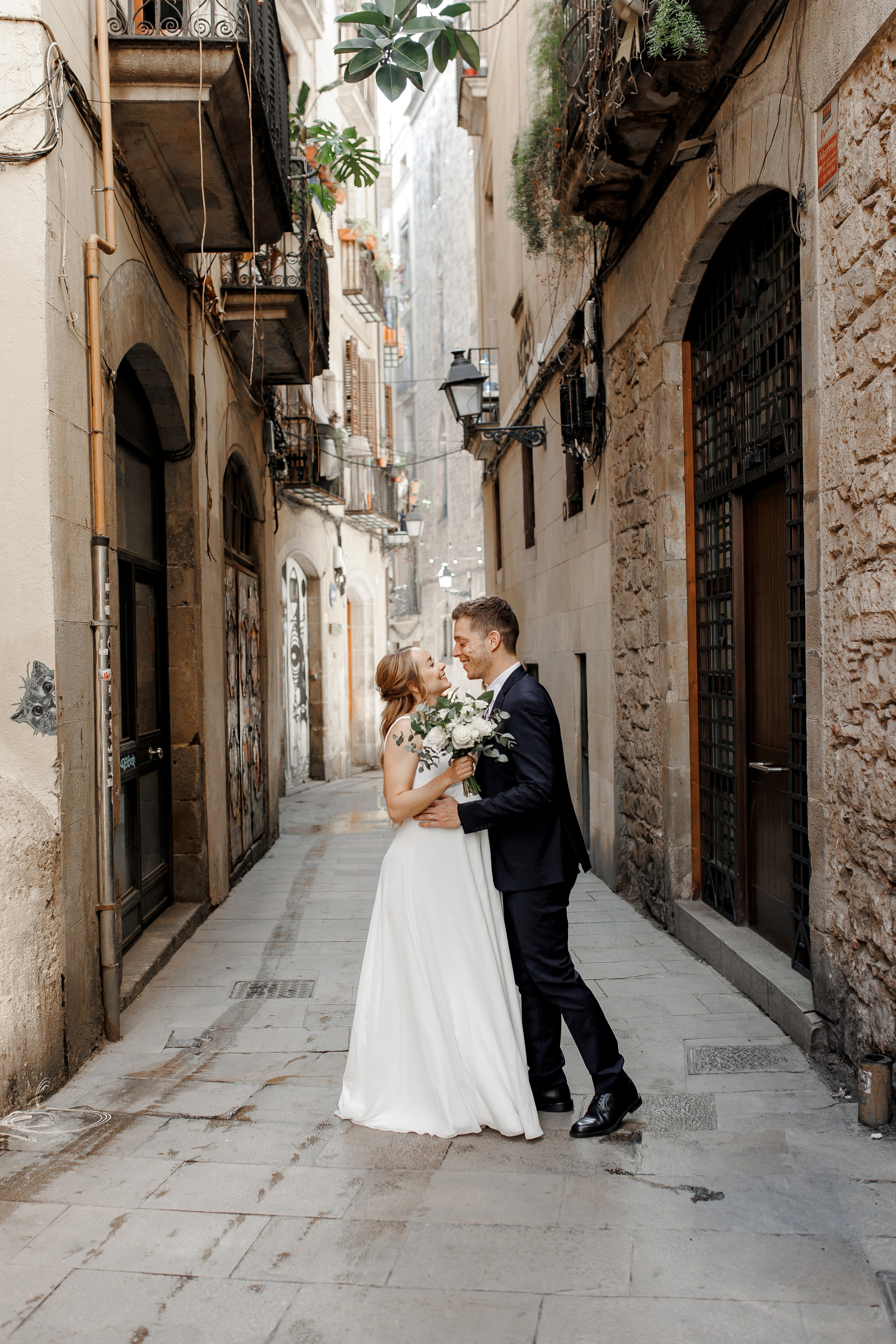 Katy & Tomm, City Wedding. Wedding Photographer in Barcelona Lana Alekhina