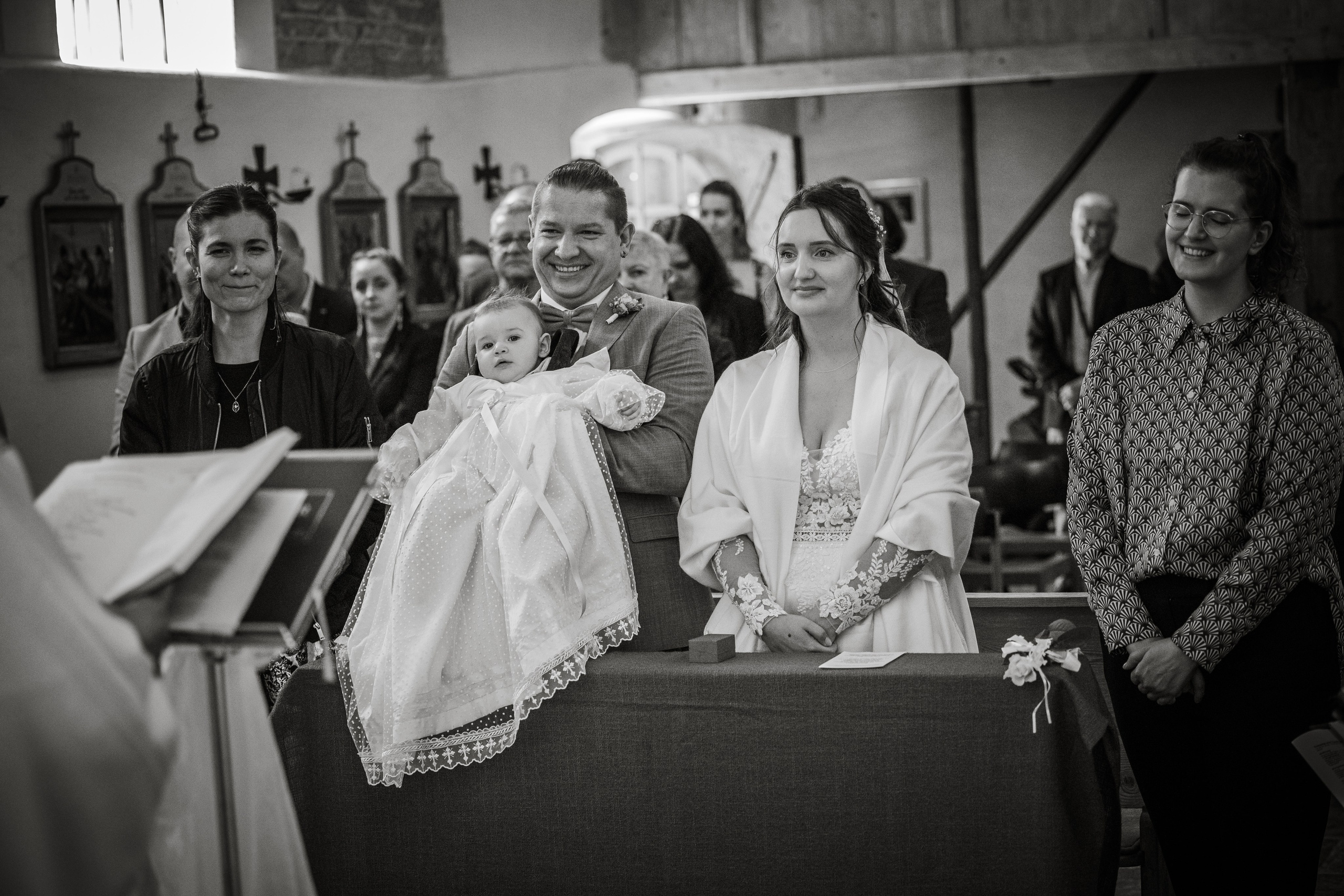 Trauung und Taufe: Heilig-Kreuz-Kirche. Hochzeitsfotograf München Taufe Familienfotograf Tanja Mauke