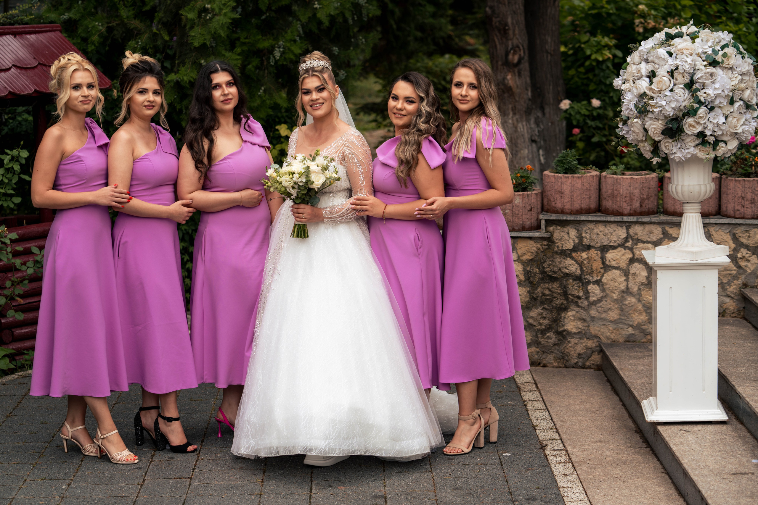 Andreea, Damian si Aris. Acasă