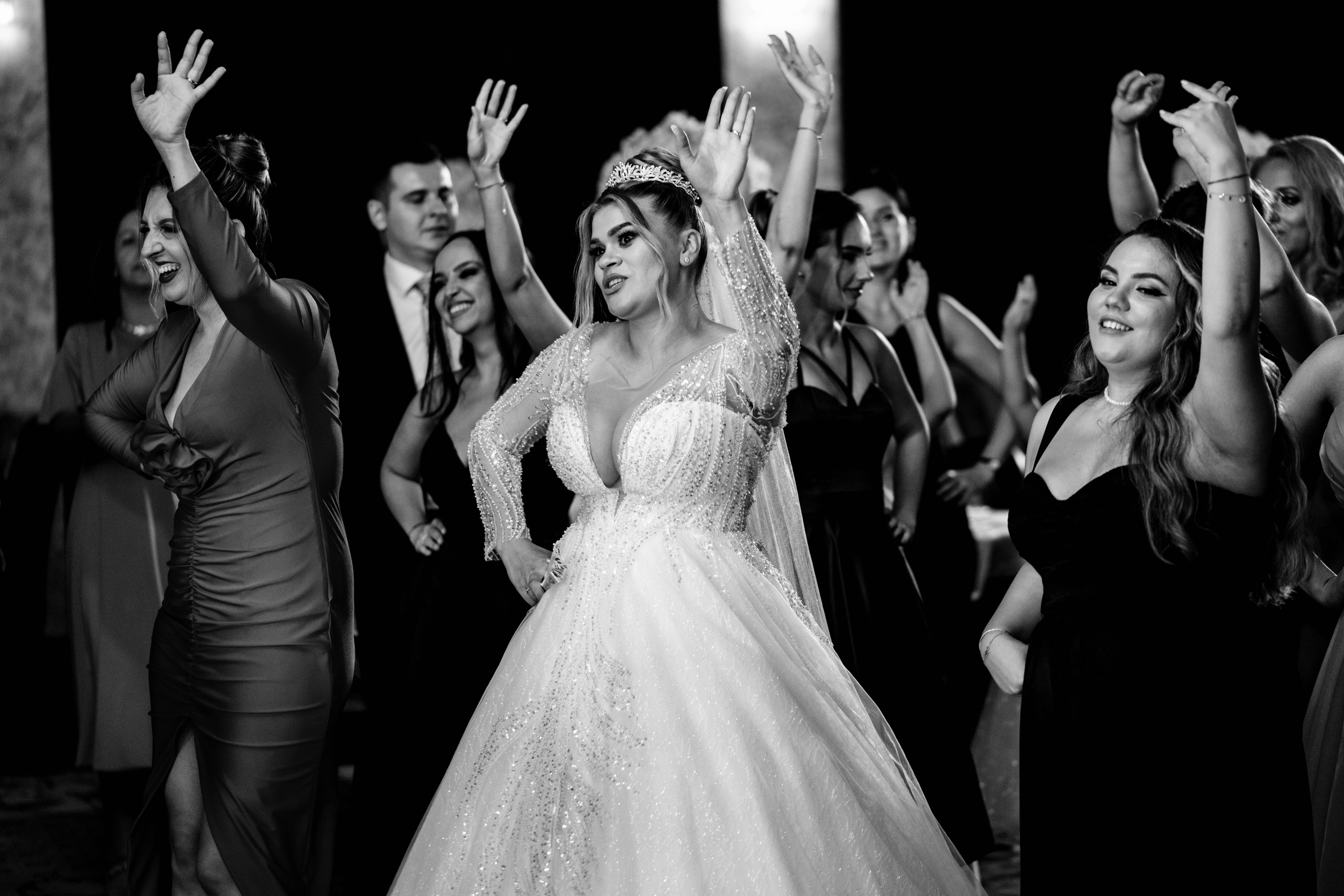 Andreea, Damian si Aris. Acasă