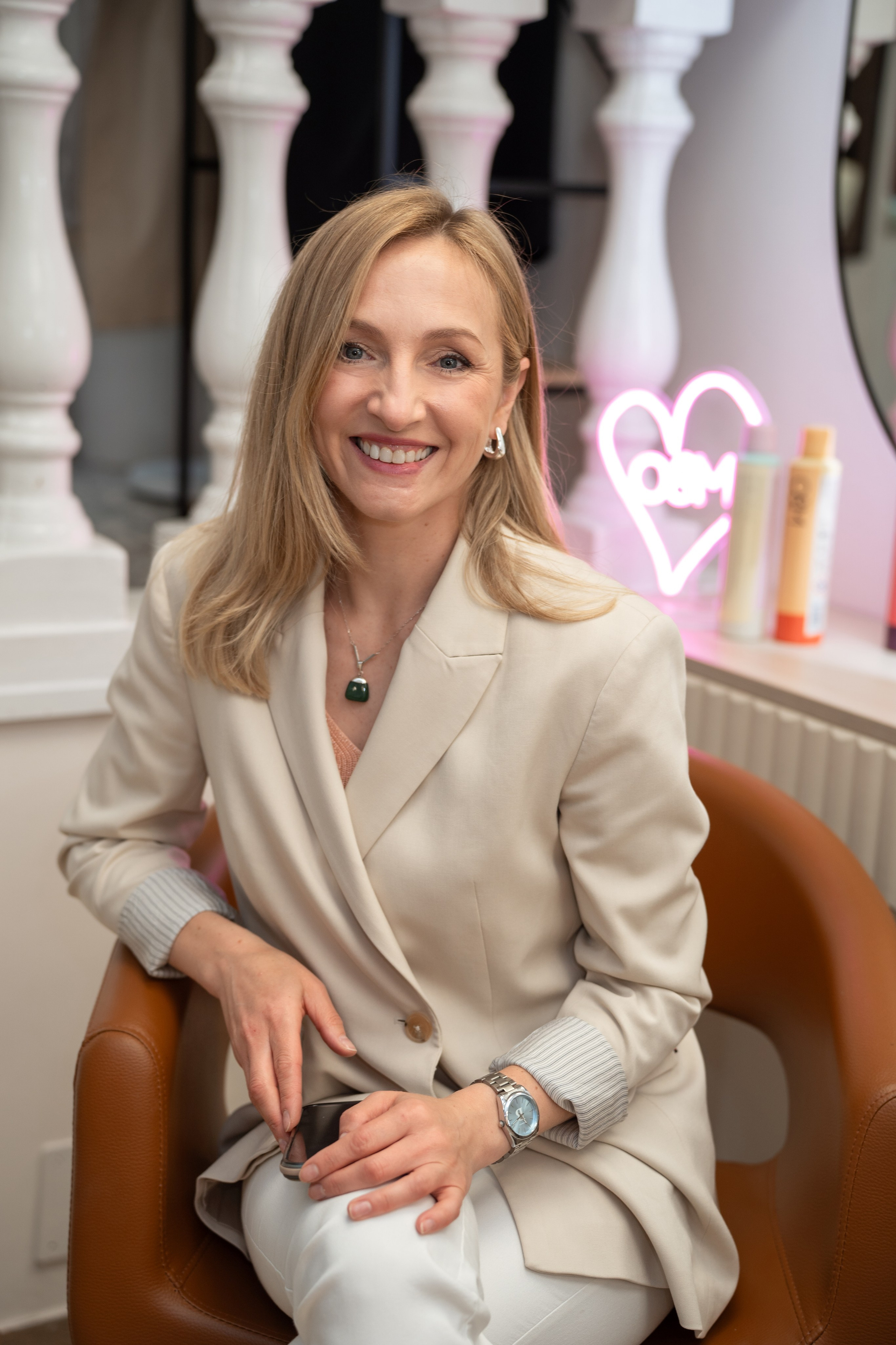 Content shooting for Salon BLOU. Photographer in Madrid, Spain. Alyona Belyaninova