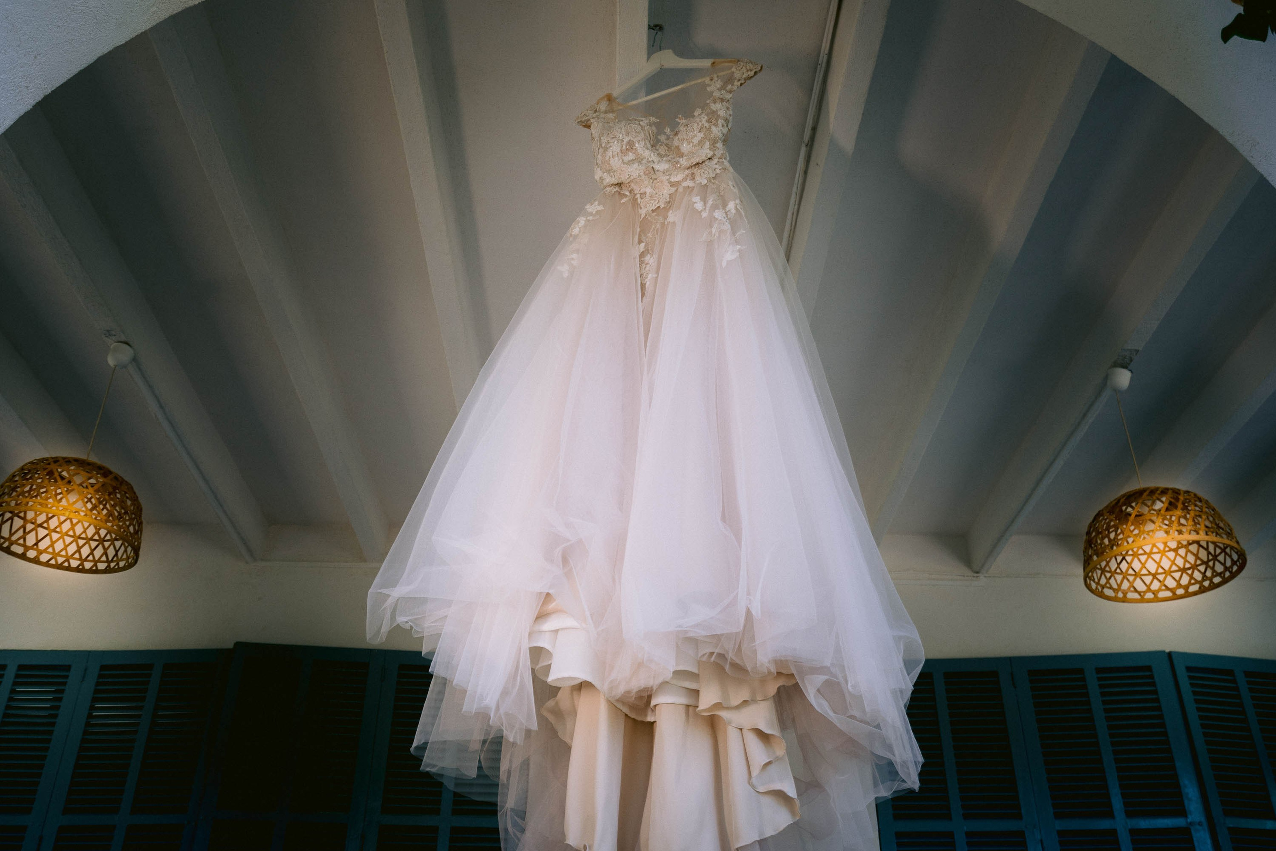 Wedding in Mallorca at Mhares Beach Club. Mallorca Wedding, Corporate & Social Photographer