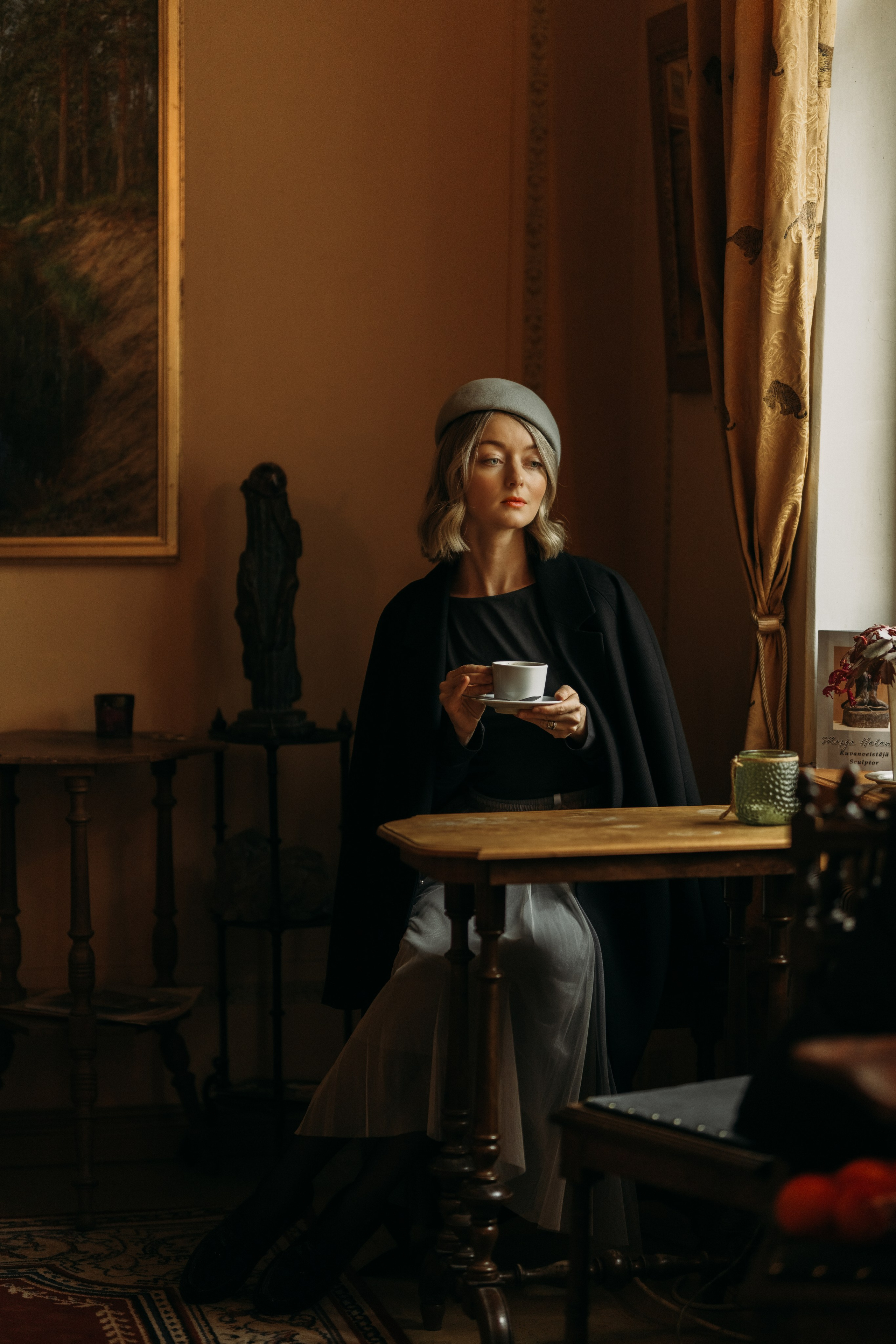 Woman phoshoot. Wedding and portrait photographer in Helsinki Vickan O