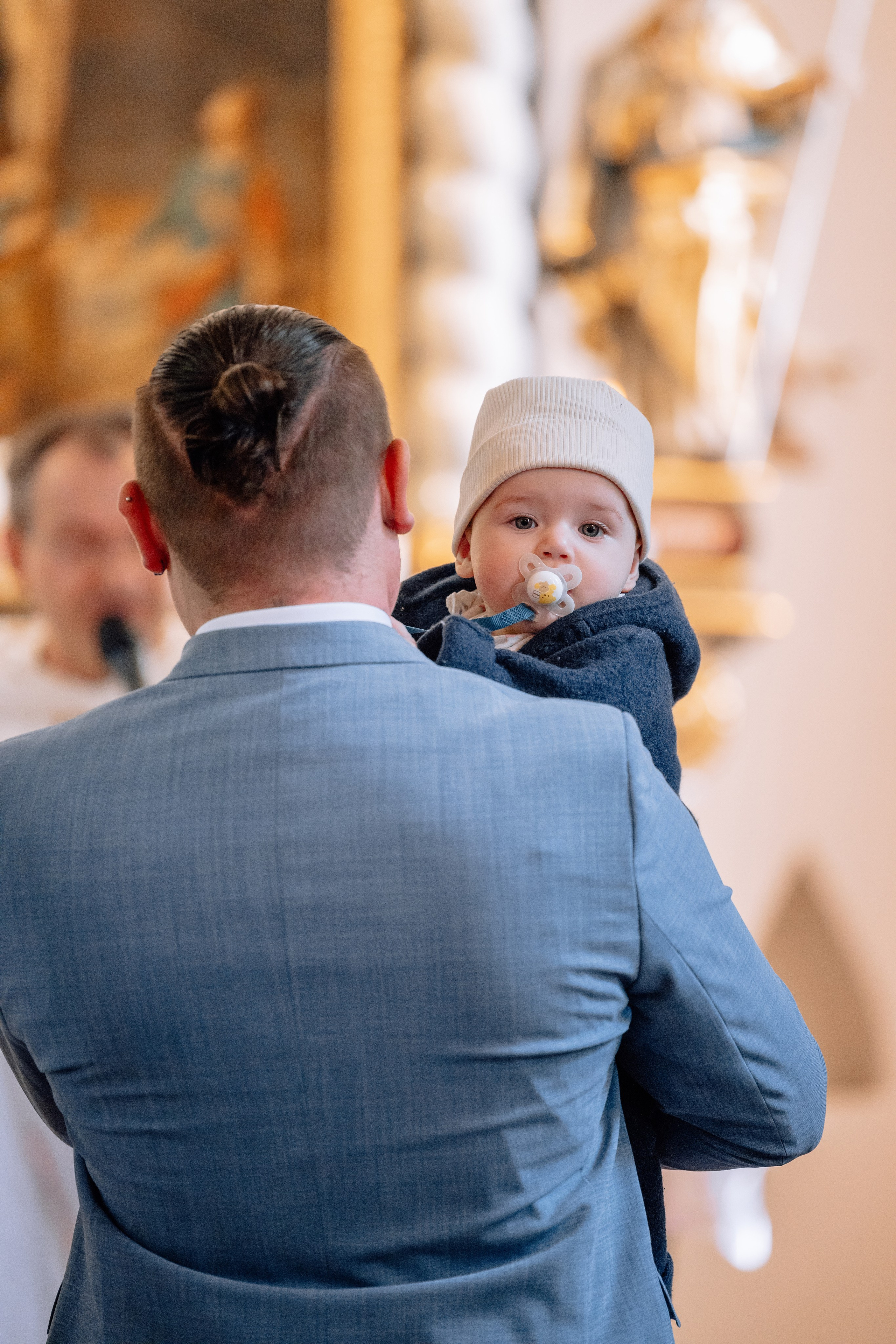 Trauung und Taufe: Heilig-Kreuz-Kirche. Hochzeitsfotograf München Taufe Familienfotograf Tanja Mauke