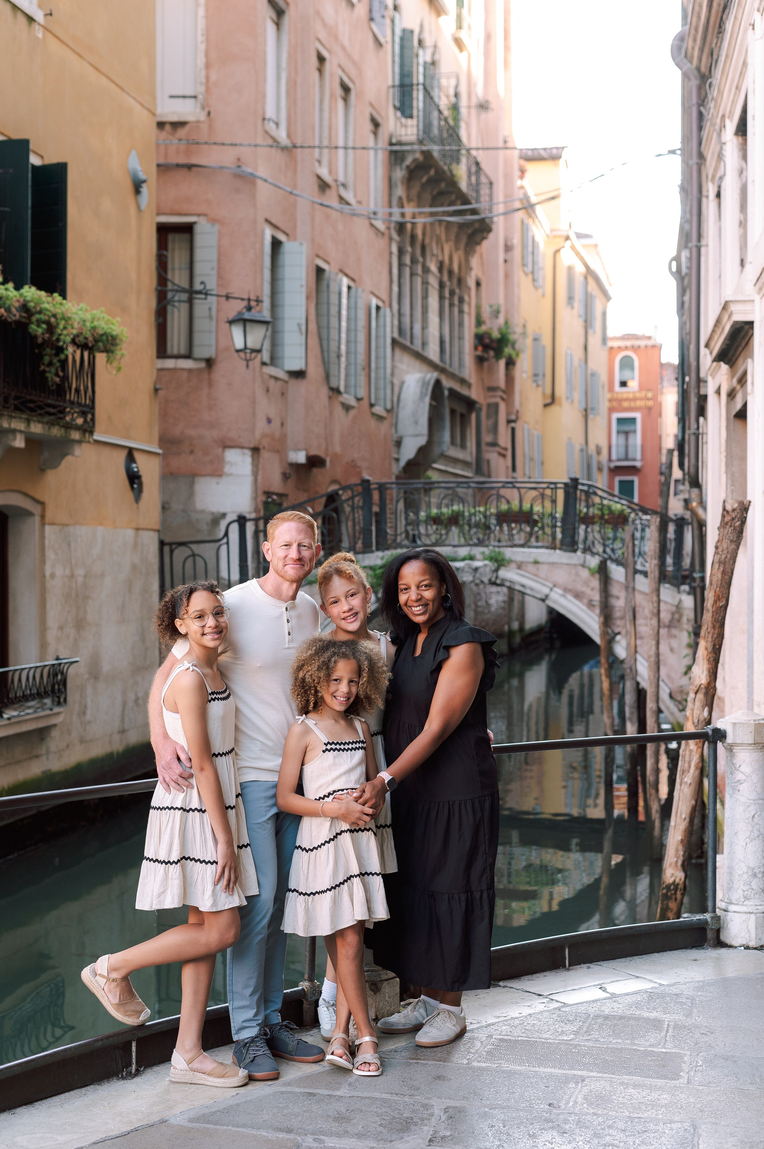 Eliza, Elena, Elliana, Teresa and Brad. Photographer in Venice Anna Terzi